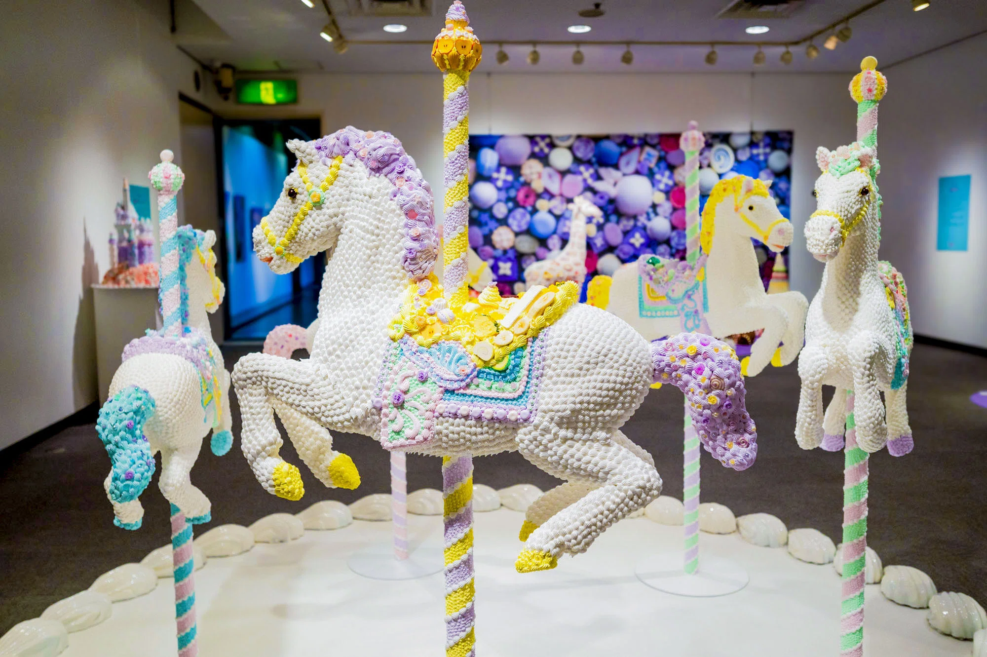 幸せな記憶とつながる お菓子のアートに没入する展覧会｜渡辺おさむ お