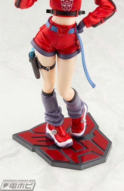 ツノ付きフードも可愛い！山下しゅんや氏デザインの