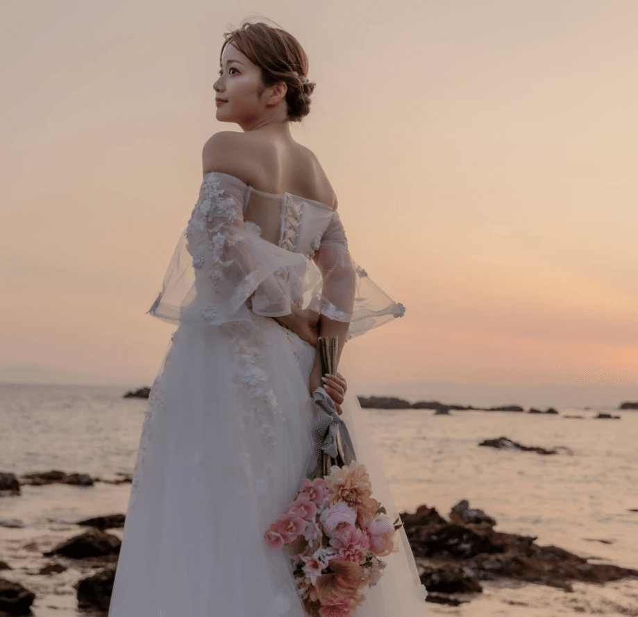 前撮り　ドレス 2024トレンド】Rele Wedding 前撮りドレスデザイン＆カラー人気