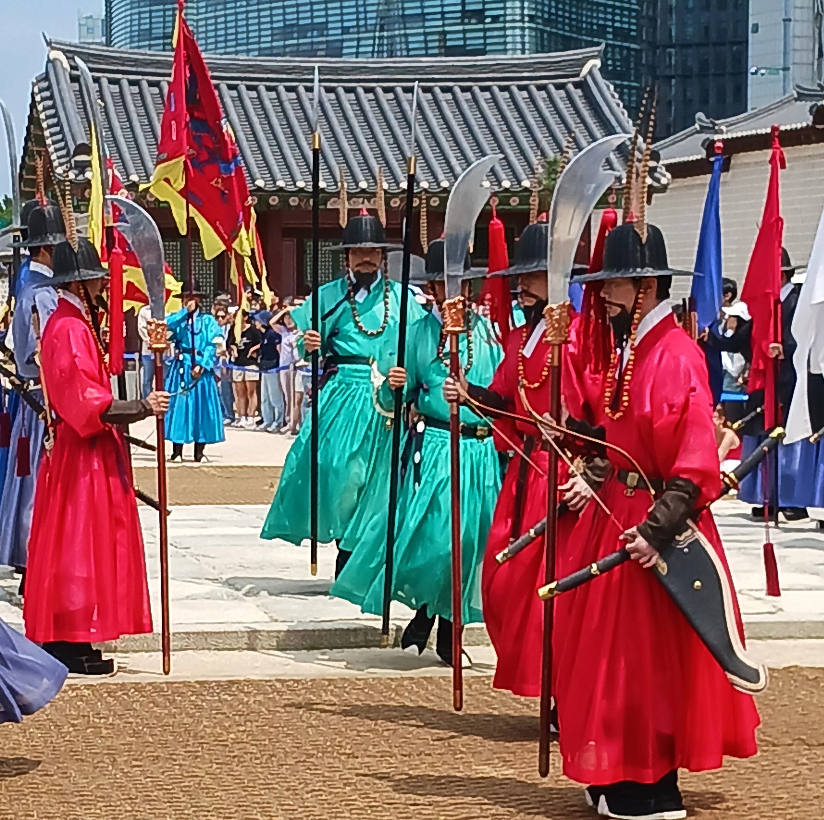 ソウルのコスプレ天国。朝鮮王朝の宮殿を歩く｜中山道雄