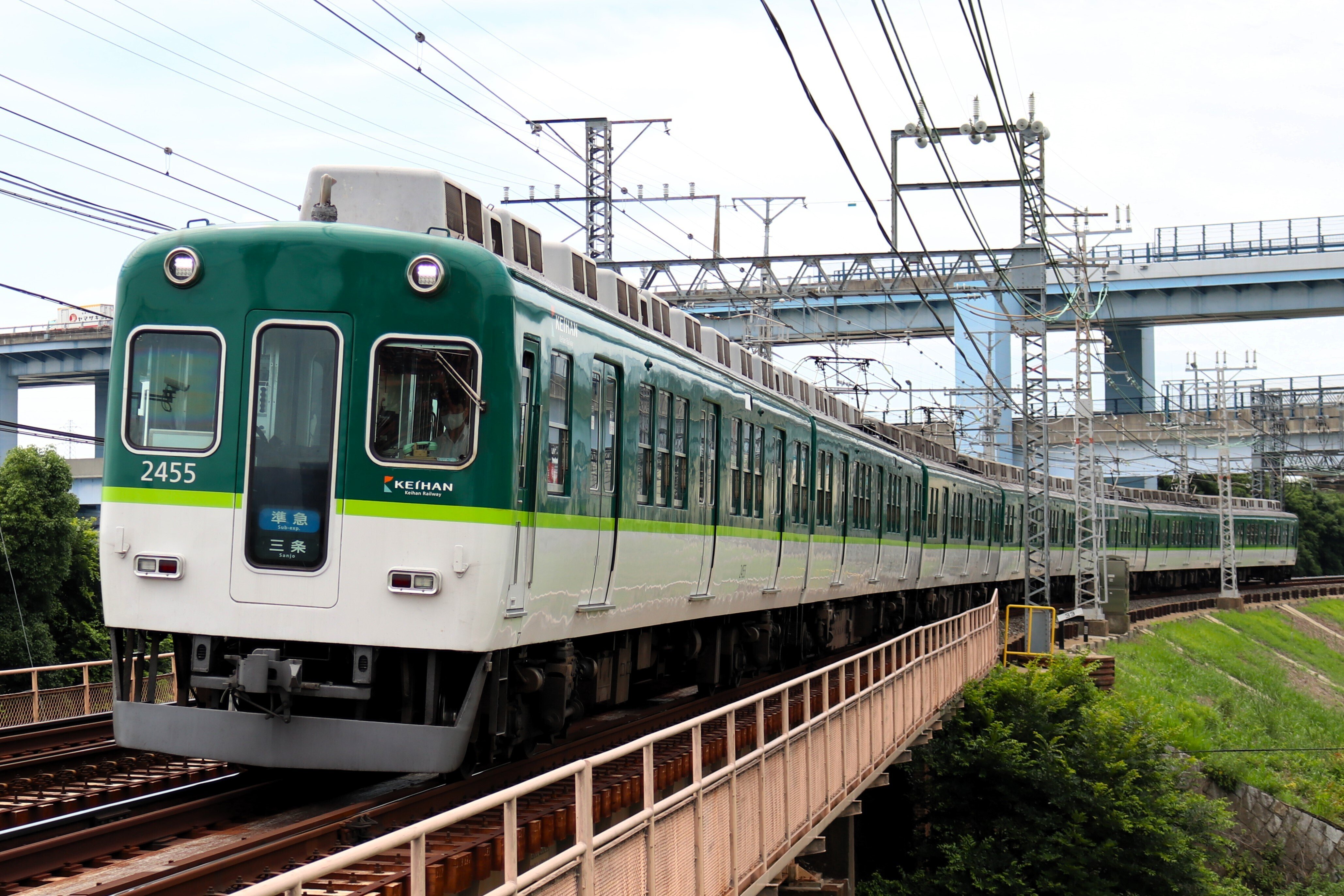 撮影紀行】京阪宇治線臨時特急と叡電724号車記録｜安息香酸