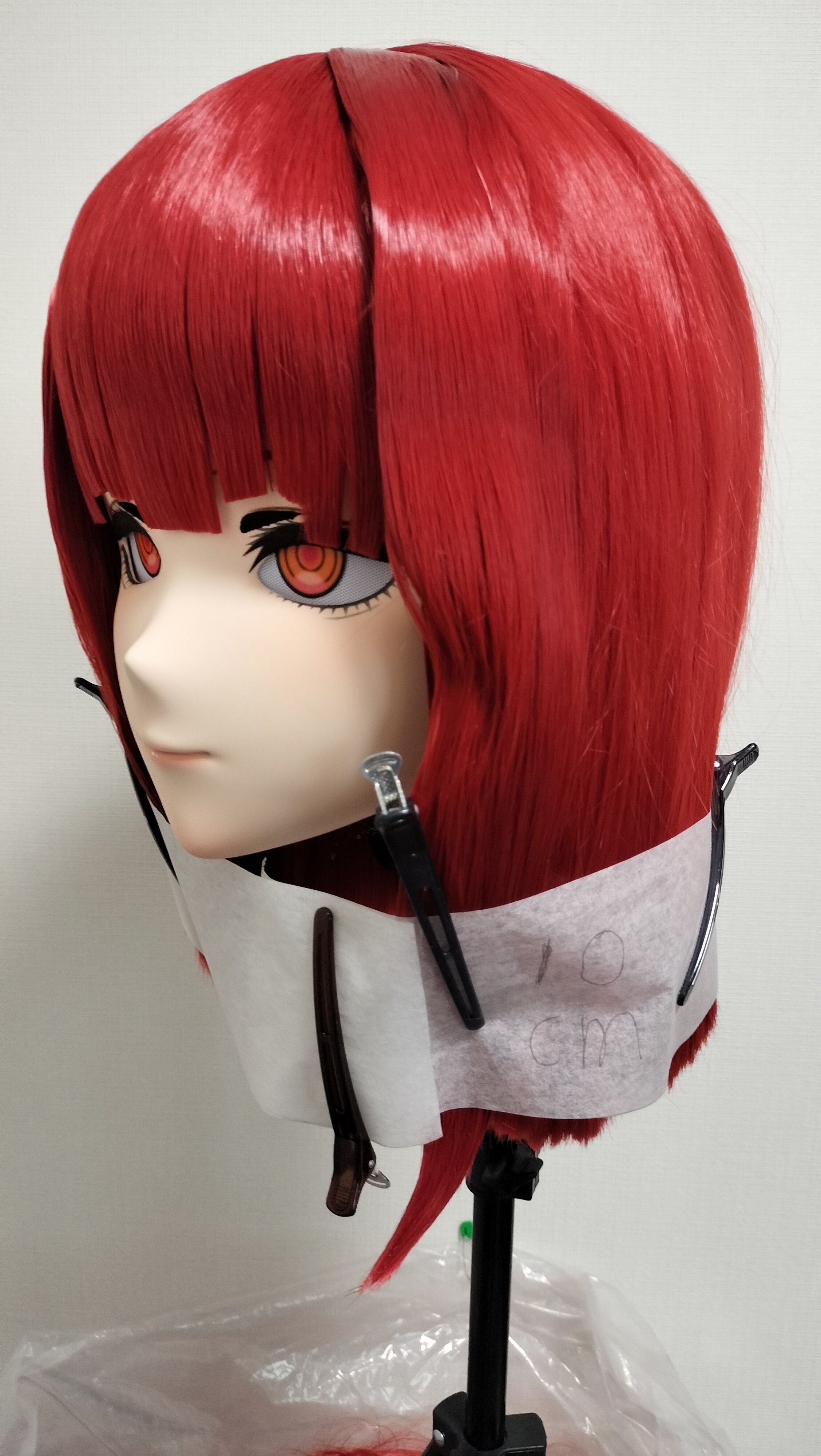 美少女着ぐるみマスク(既製品)の、目穴拡大加工とウィッグカット 美少女着ぐるみマスク(既製品)の、目穴拡大加工とウィッグカット