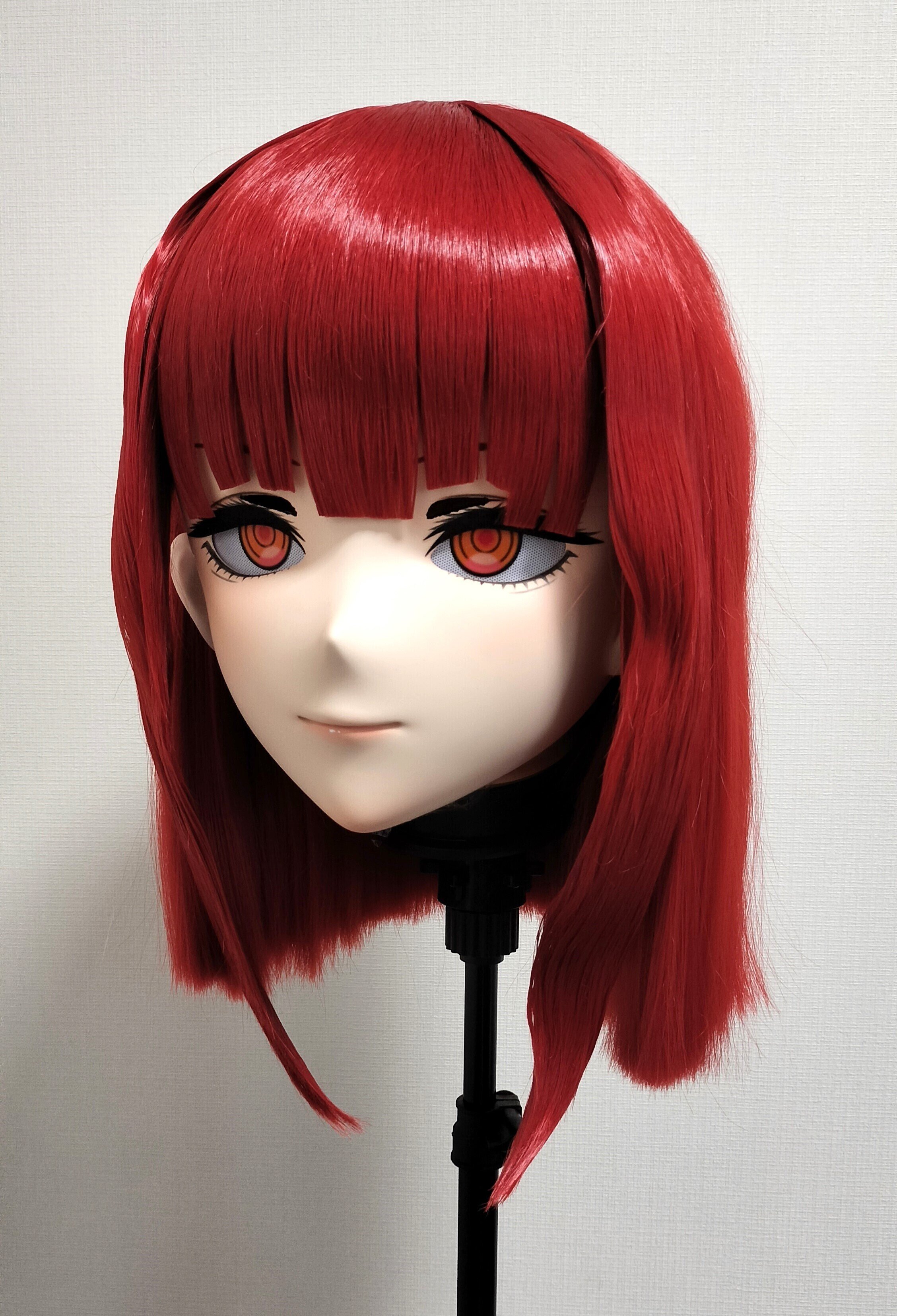 美少女着ぐるみマスク(既製品)の、目穴拡大加工とウィッグカット 美少女着ぐるみマスク(既製品)の、目穴拡大加工とウィッグカット