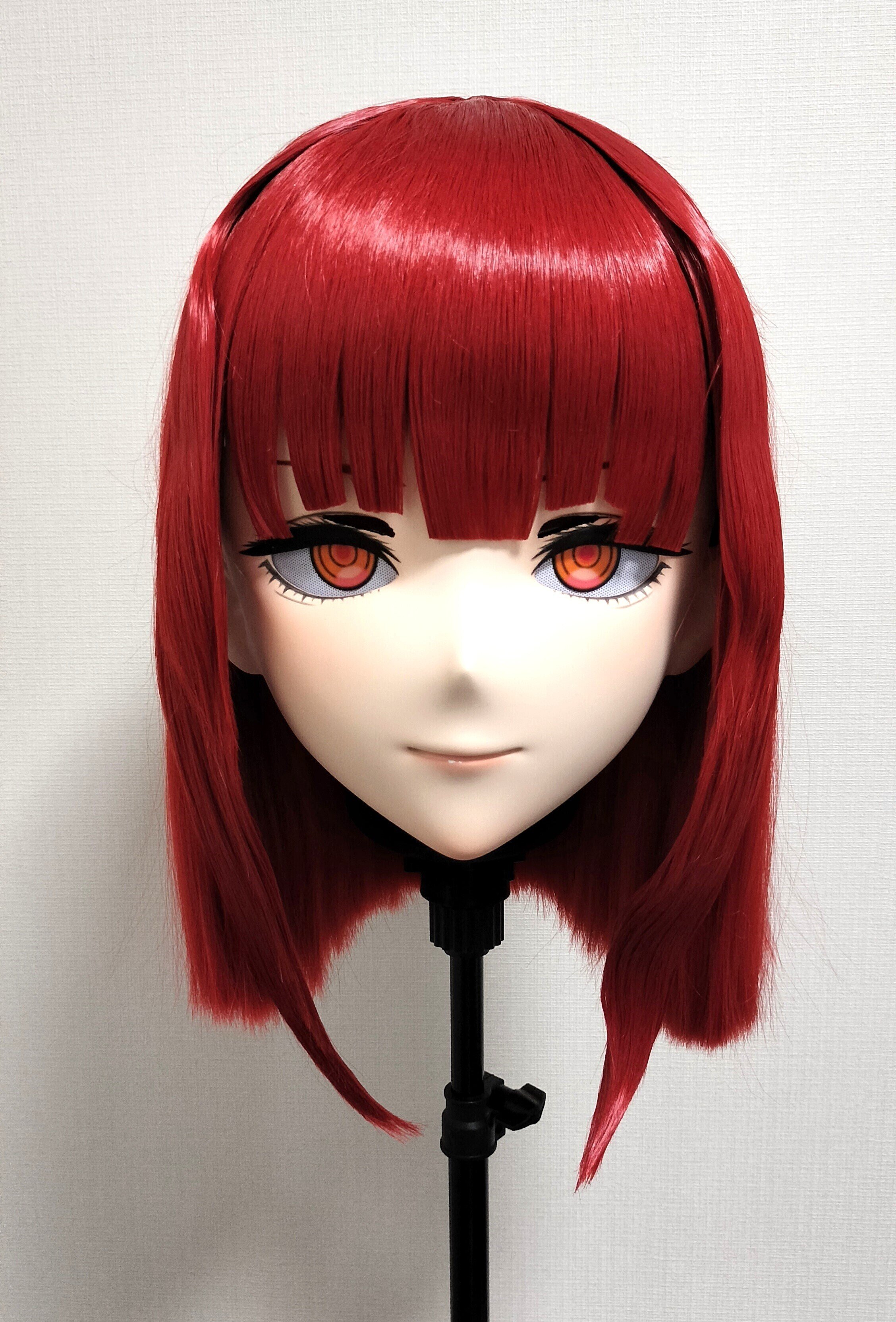 美少女着ぐるみマスク(既製品)の、目穴拡大加工とウィッグカット 美少女着ぐるみマスク(既製品)の、目穴拡大加工とウィッグカット