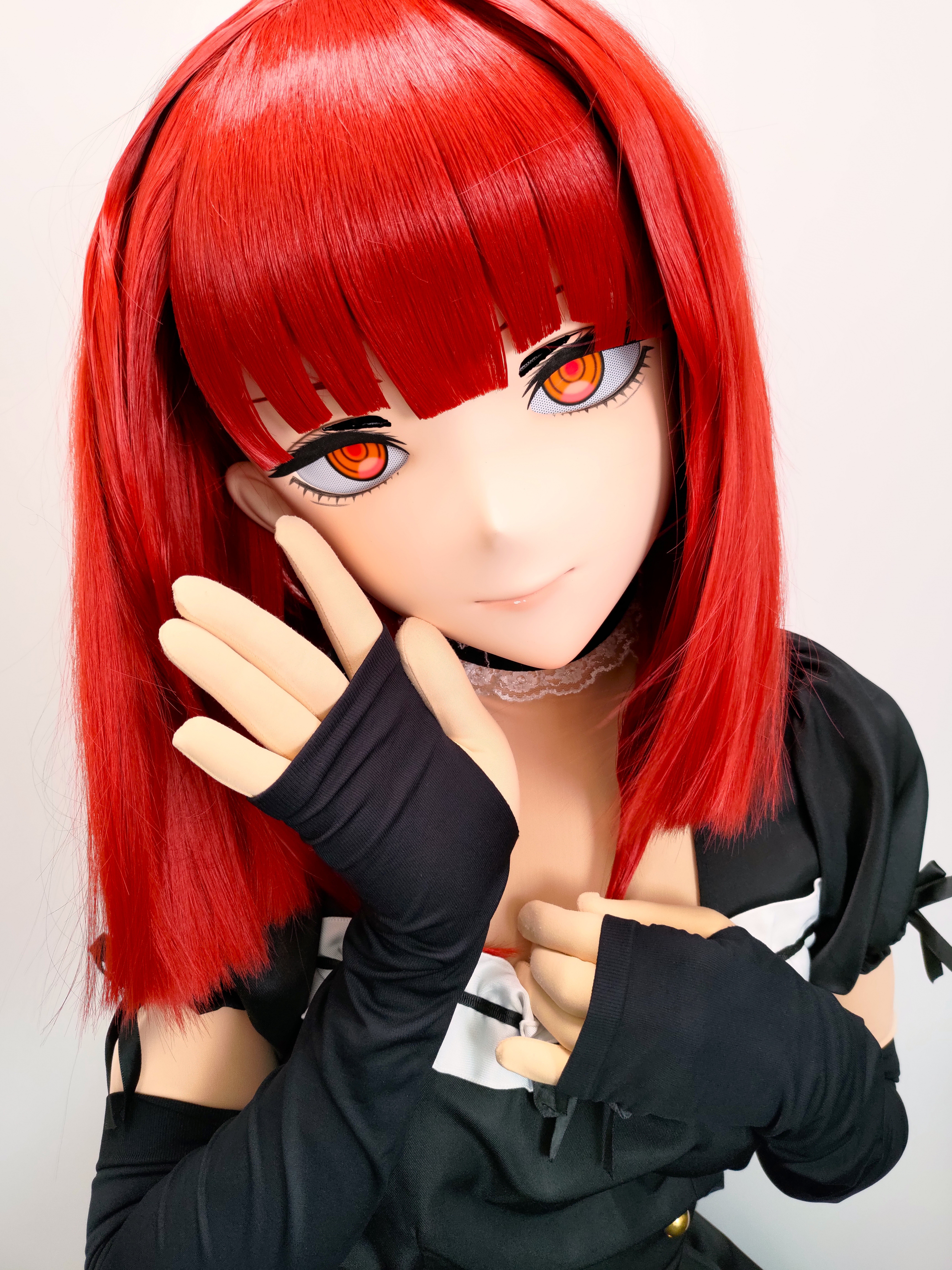 美少女着ぐるみマスク(既製品)の、目穴拡大加工とウィッグカット