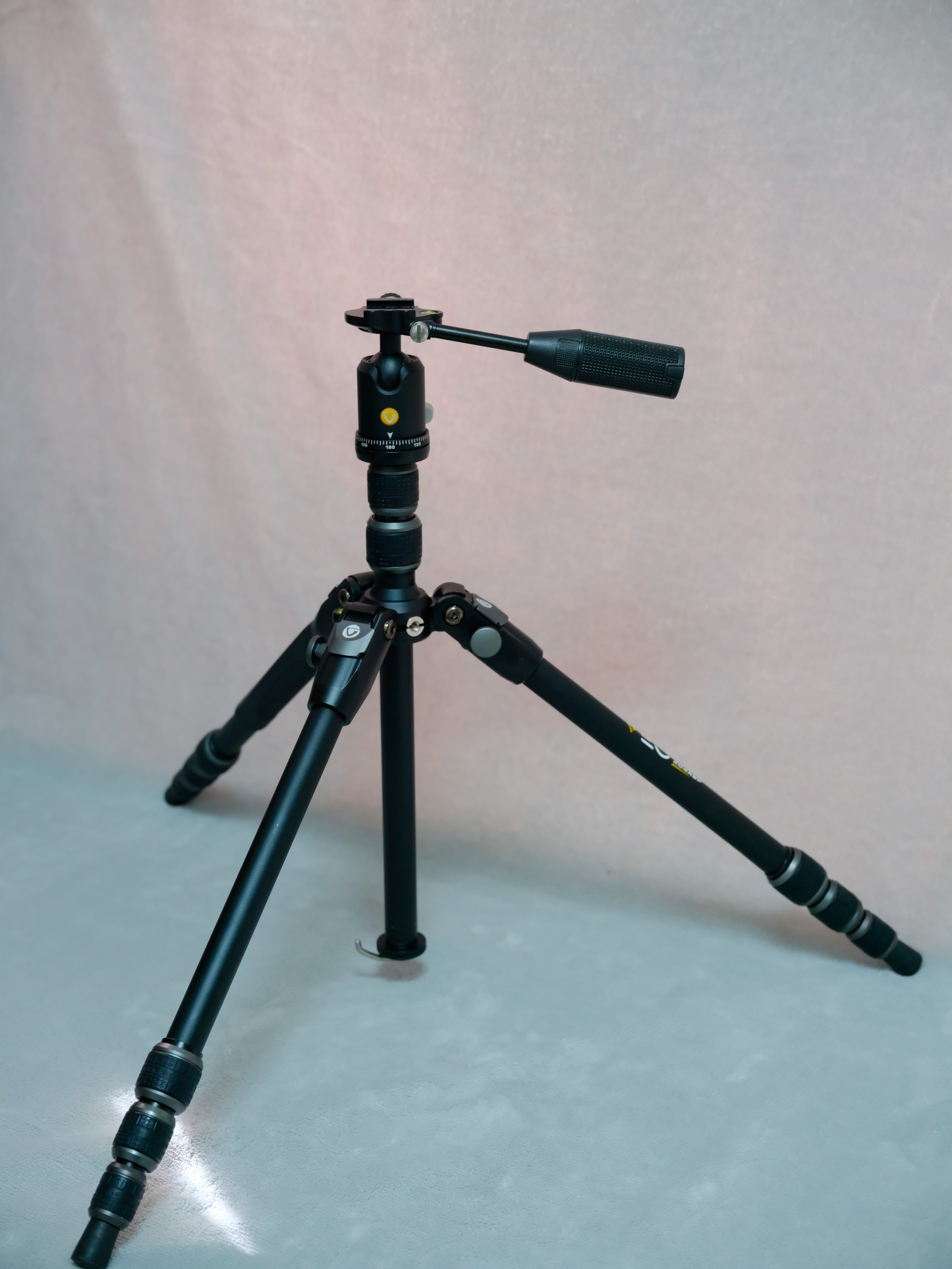 レビュー】1万円以下のトラベラー三脚 VANGUARD VEO 3T 204ABP レビュー】1万円以下のトラベラー三脚 VANGUARD VEO 3T 204ABP