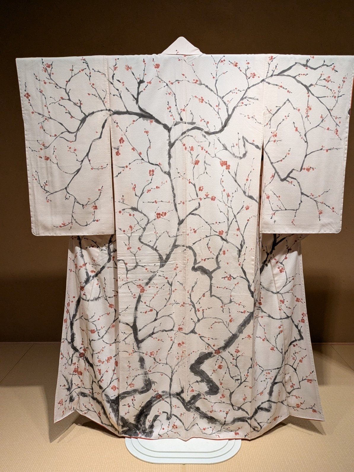 藤井達吉　山　うるし絵　掛軸 藤井達吉 墨梅図/掛け軸 絵画の買取.販売.表装/長良川画廊