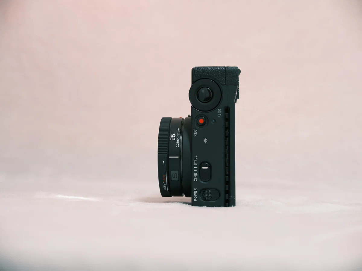 レビュー】新・デジタル写ルンです LUMIX S 26mm F8をS9とSIGMA fpで 