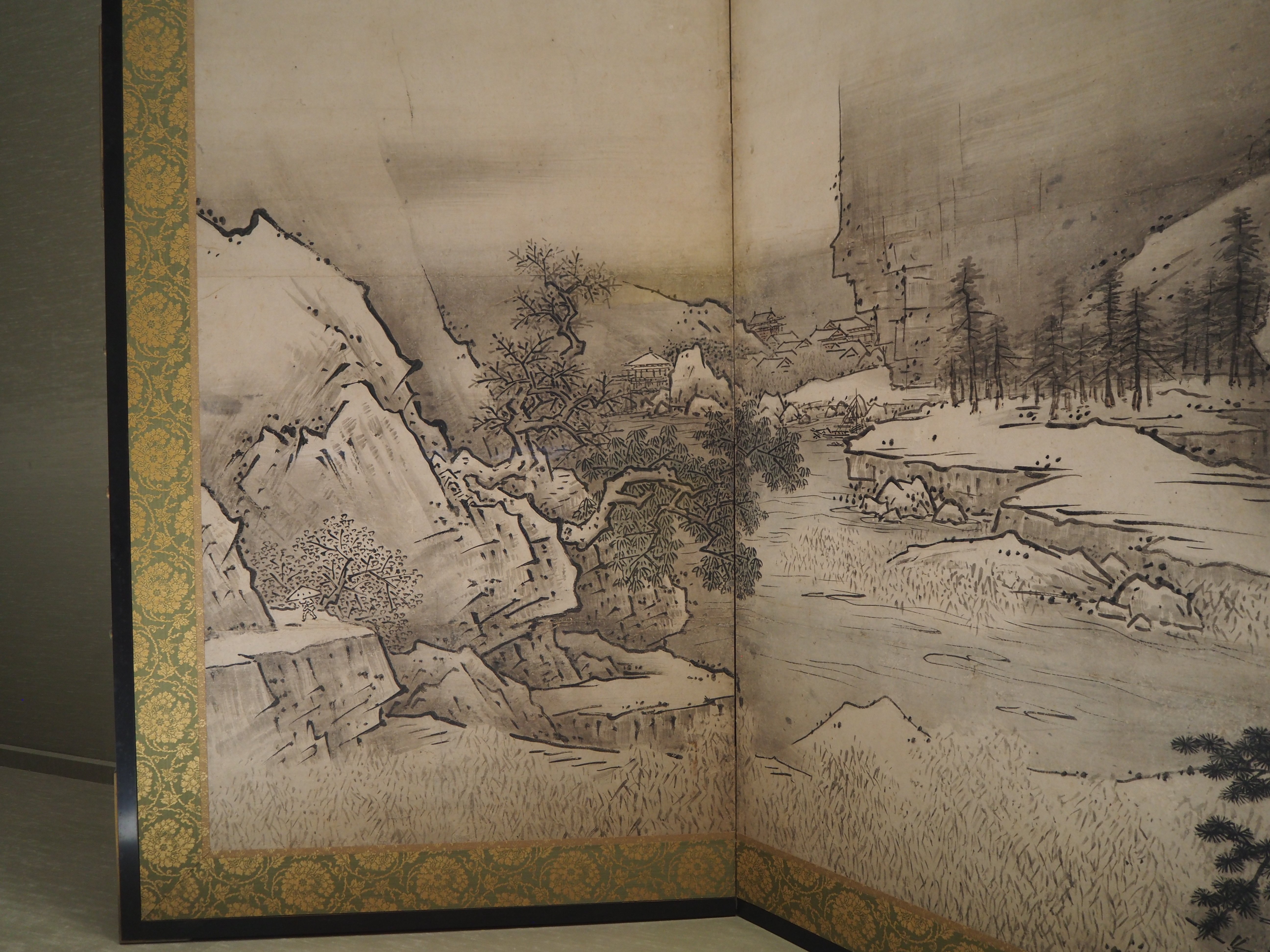 雪舟・山水図屏風の系譜』みたいなトーハクの展示構成 伝周文