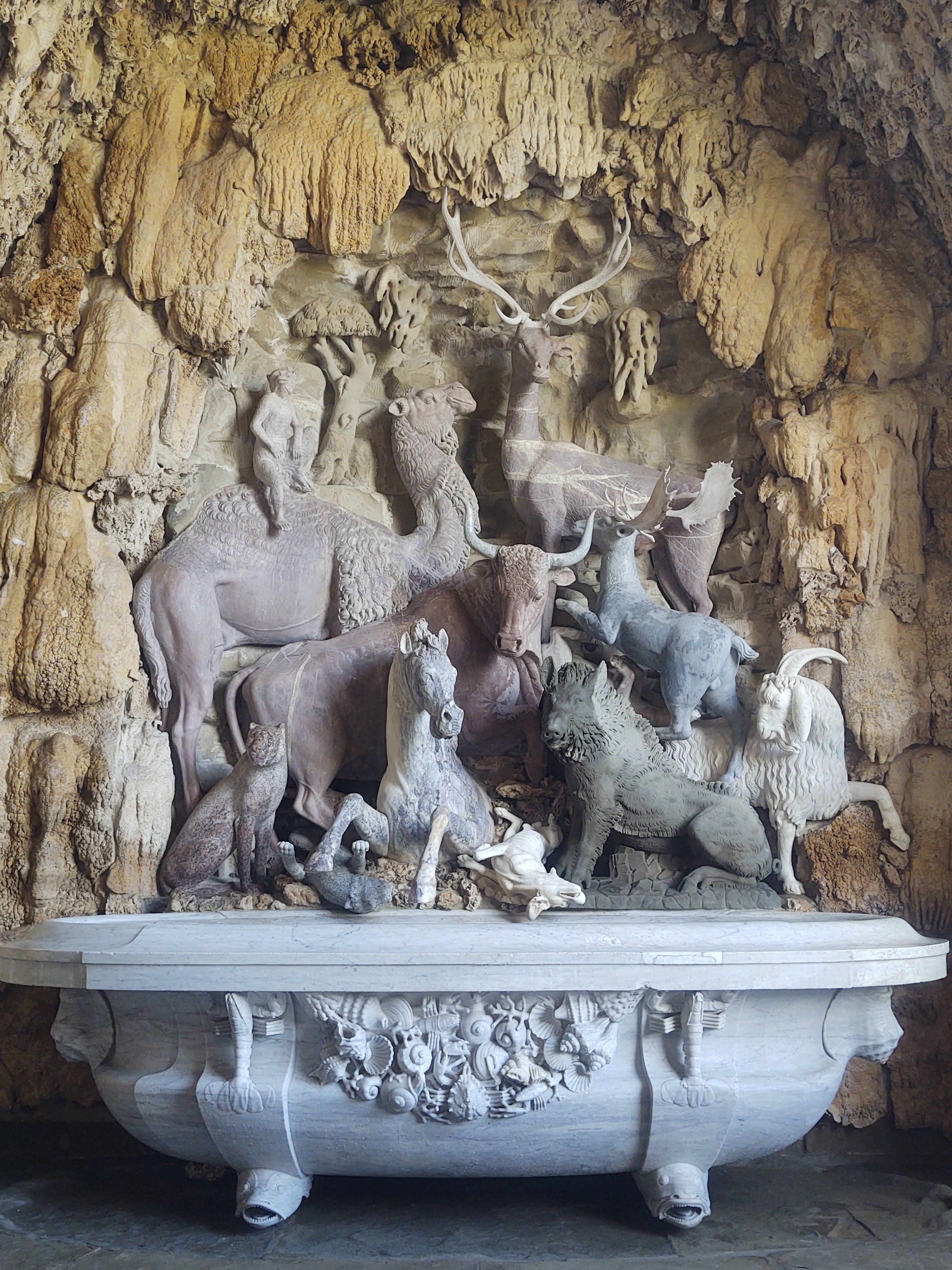 夏にぴったりのメディチ家の別荘｜フィレンツェ歩き ここだけの話