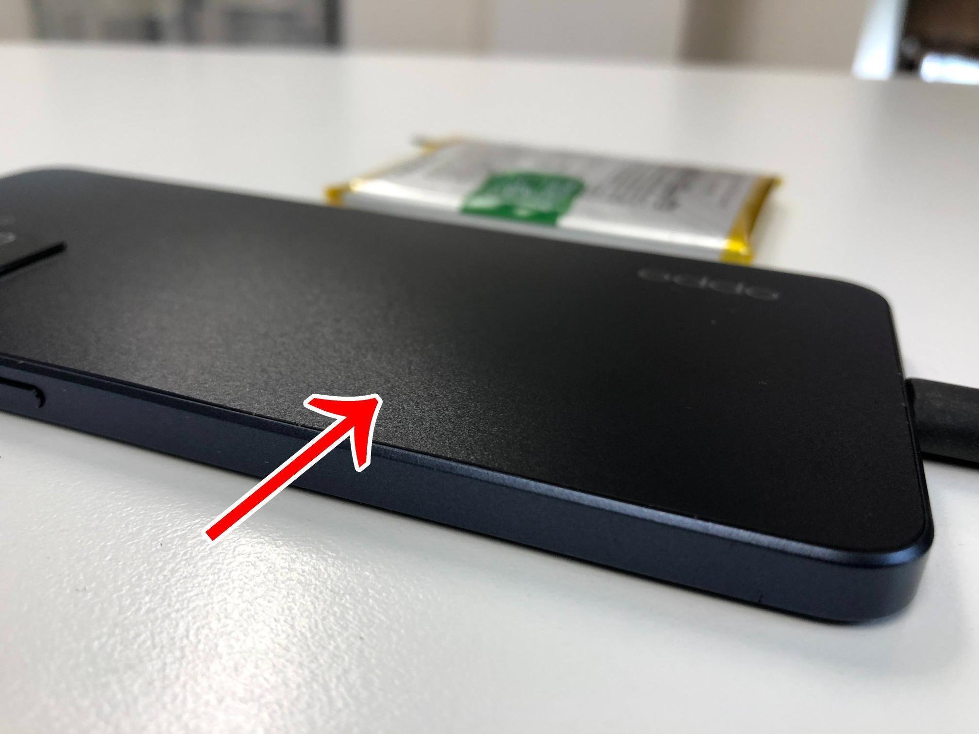 OPPO Reno7 Aの電池交換を7480円で対応中！バッテリー膨張で