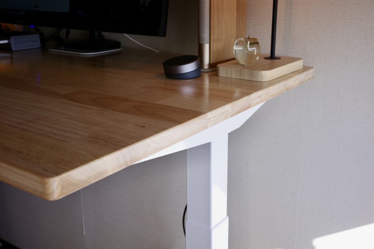 FlexiSpot E7Hレビュー:耐荷重160kg!最強の安定感を誇る電動 FlexiSpot E7Hレビュー:耐荷重160kg!最強の安定感を誇る電動