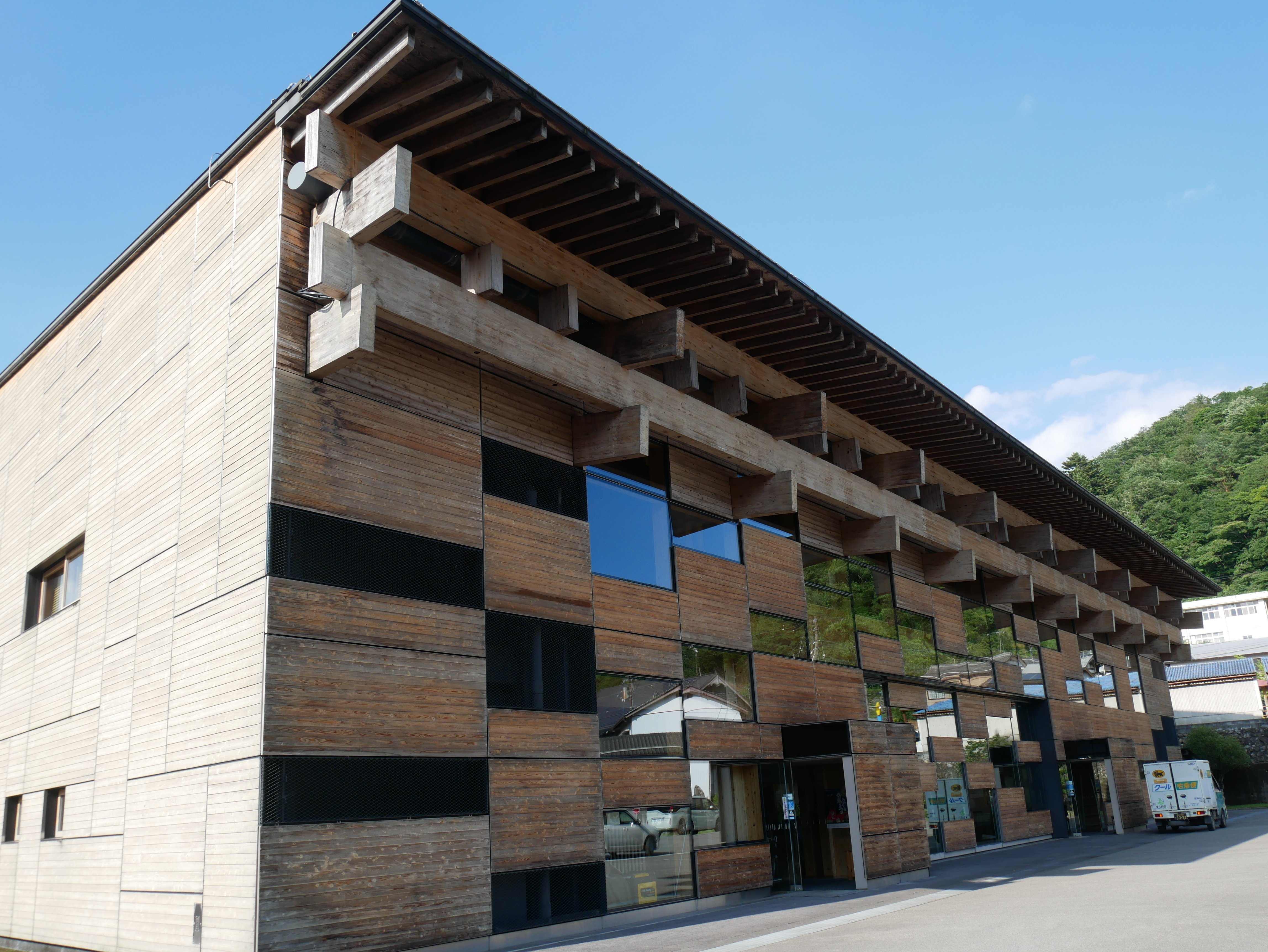 446 隈研吾さんのいまを築いた雲の上の町～高知県梼原町｜ミヤコカエデ