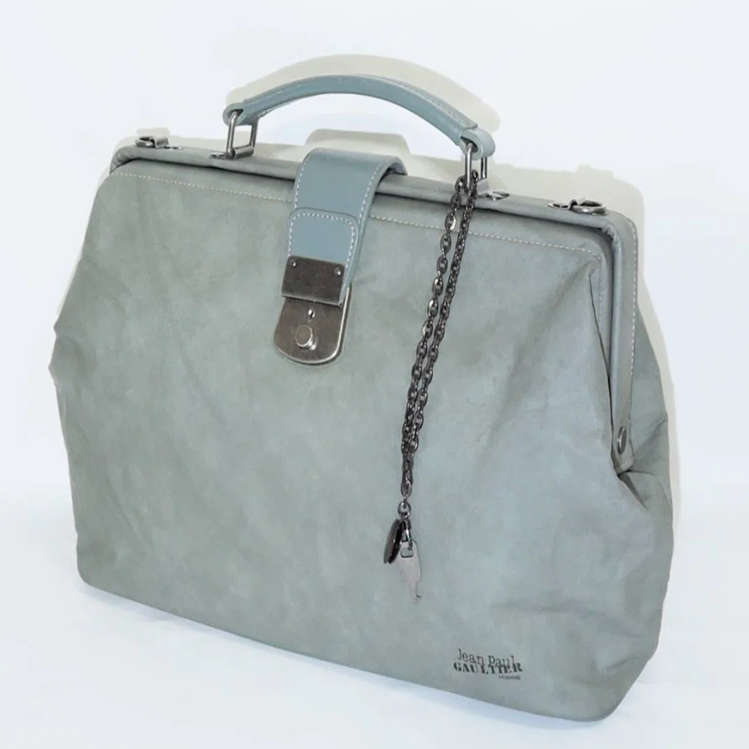 新品！ ゴルチエ Vサイバー ドクター バッグ Jean-Paul GAULTIER - 新品！ ゴルチエ Vサイバー ドクター バッグの