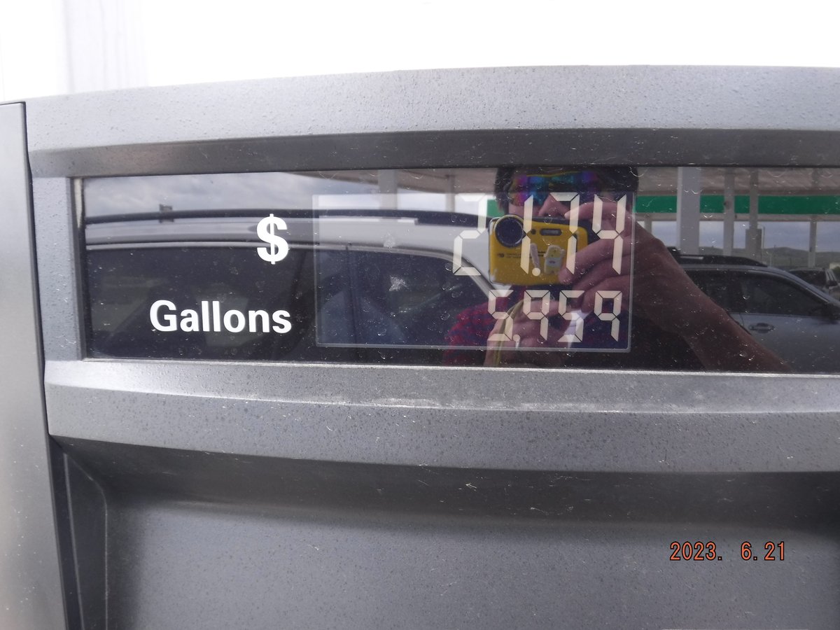 Sinclairガソリンスタンド MOORCROFT、WY州｜toyotaboxy