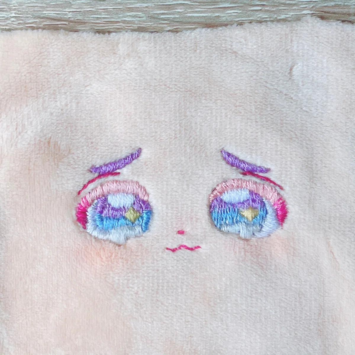 「ぬいのお顔 手刺しゅうLESSON」本のレビュー(推しぬいの目の刺繍練習)|SYG