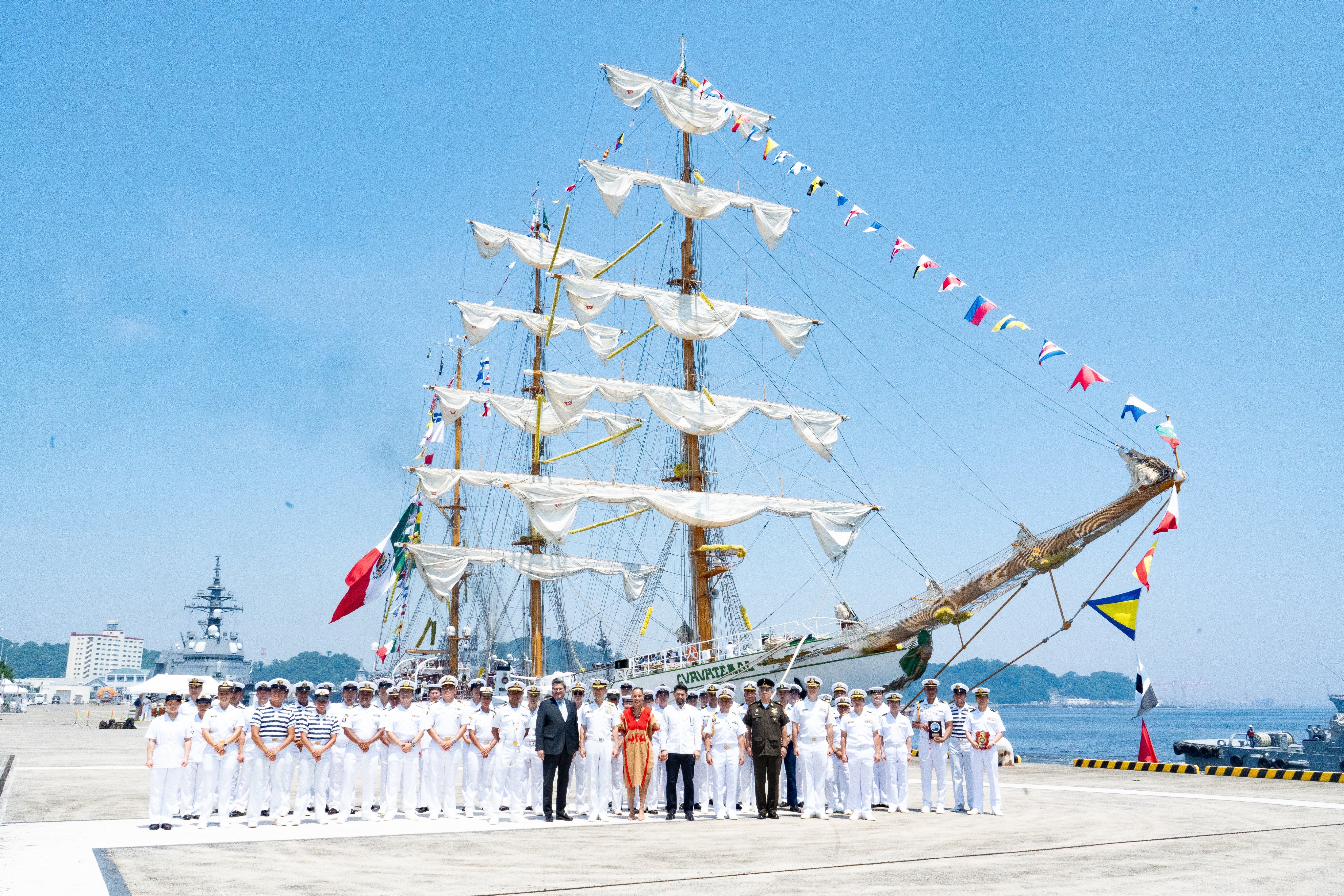 メキシコ海軍練習帆船クアウテモック号が日墨友好415周年を記念