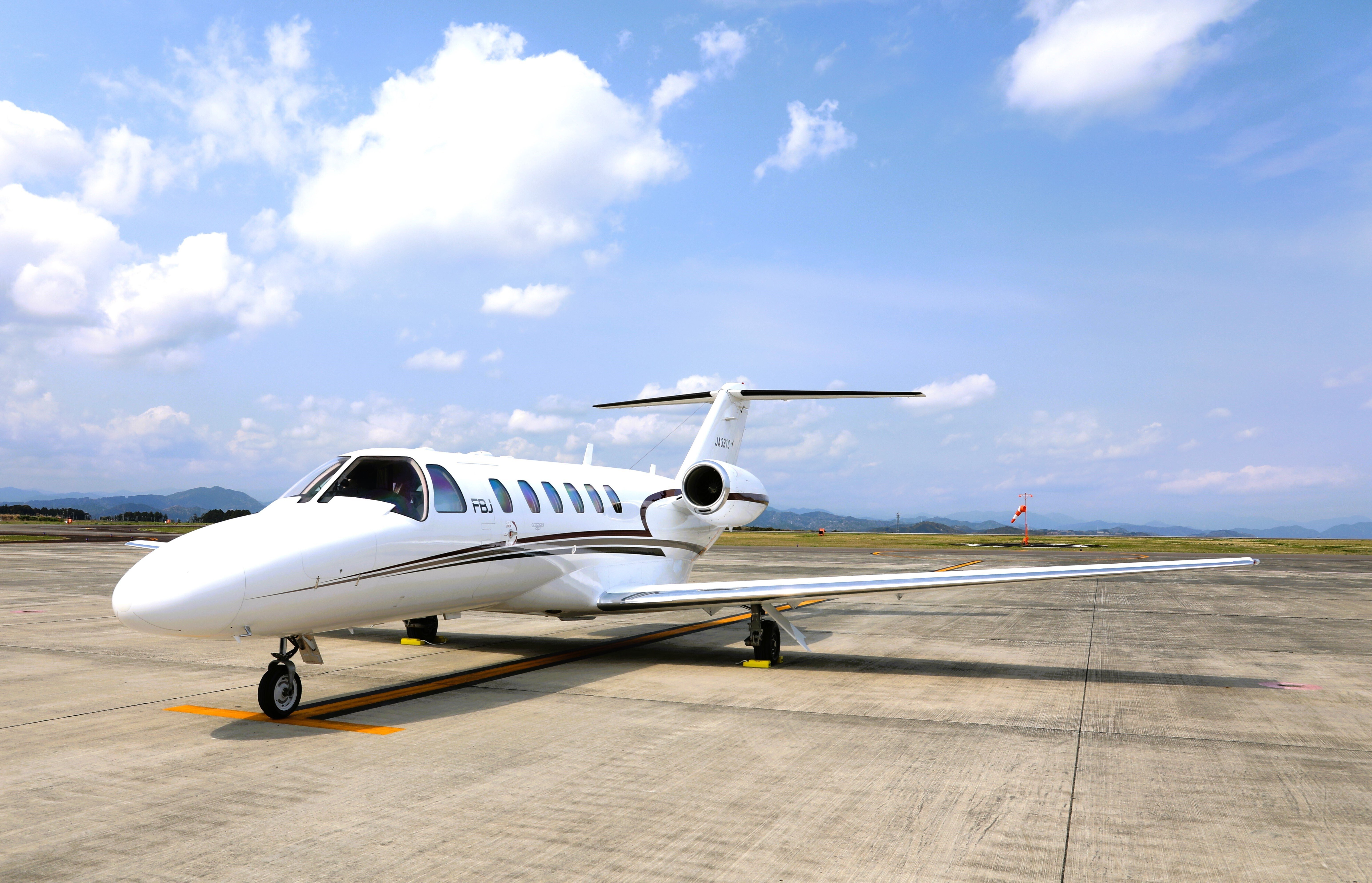 究極の移動手段！会員向けにビジネスジェットによる空の旅を特別価格で