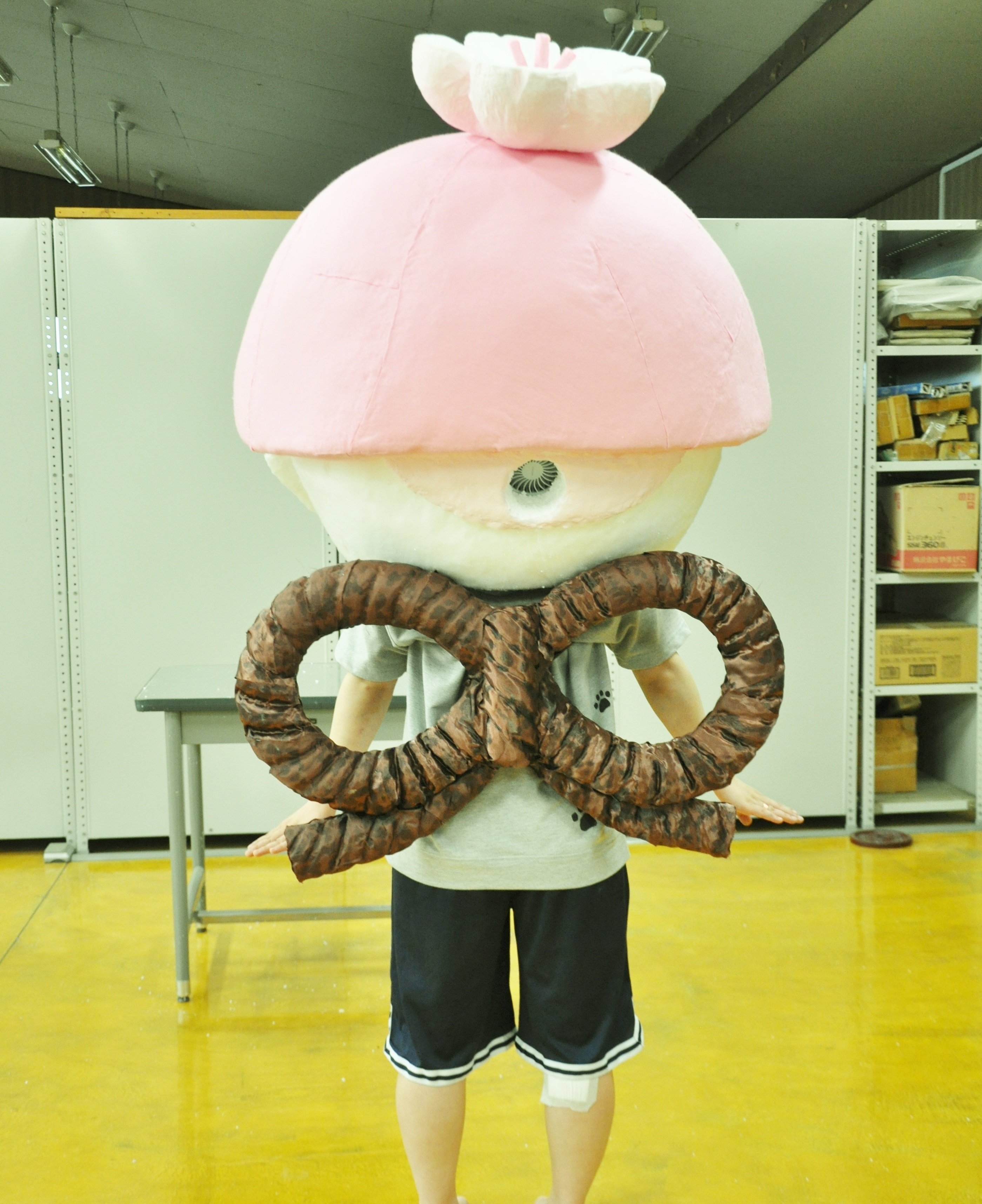 杜陵高・定時制】着ぐるみ「とりょん」へ魂注入｜岩手県立杜陵高等学校