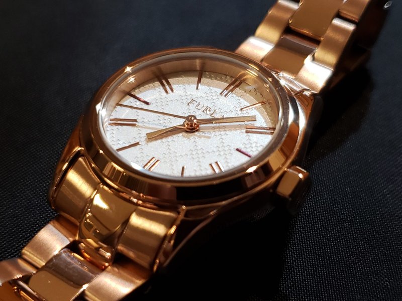 フルラ（furla）時計 電池交換は自分でできる？修理料金は？｜はらじゅ  