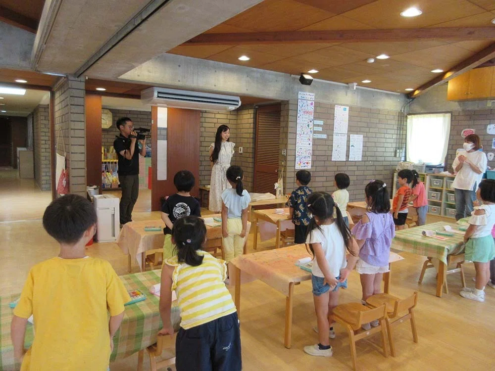 [Picture Book Author Visits Kindergarten] Playing with Interactive Art ...