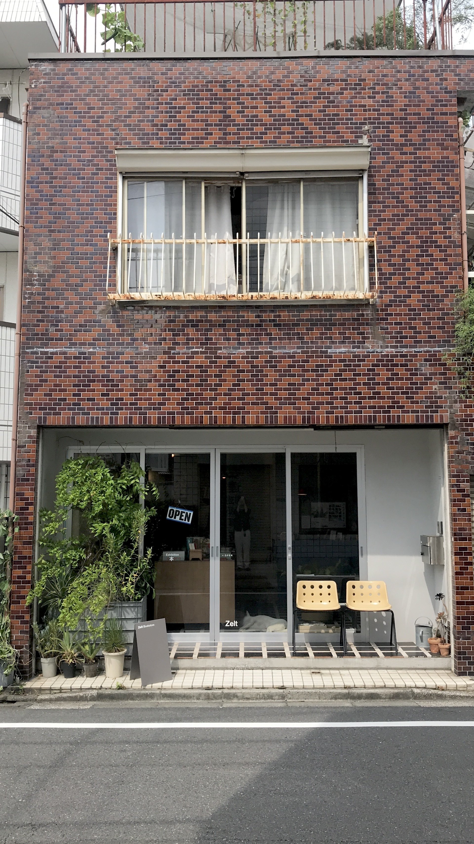 本屋、はじめまして #6 Zelt Bookstoreー前編｜出版社トゥーヴァージン