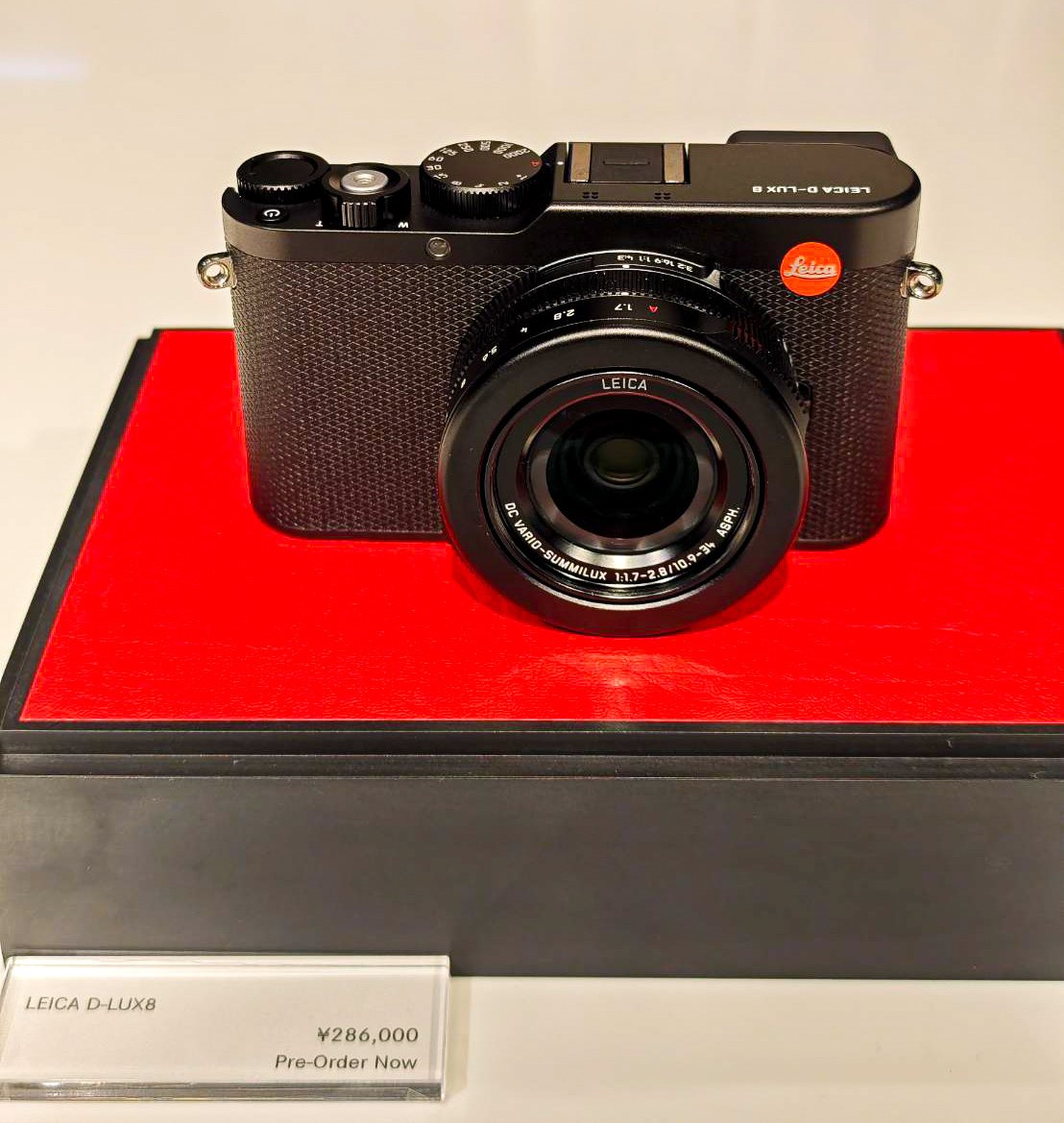 ライカD-LUX8」Leica店より発売日(7月20日)の引き渡し連絡あり ライカD-LUX8」Leica店より発売日(7月20日)の引き渡し連絡あり