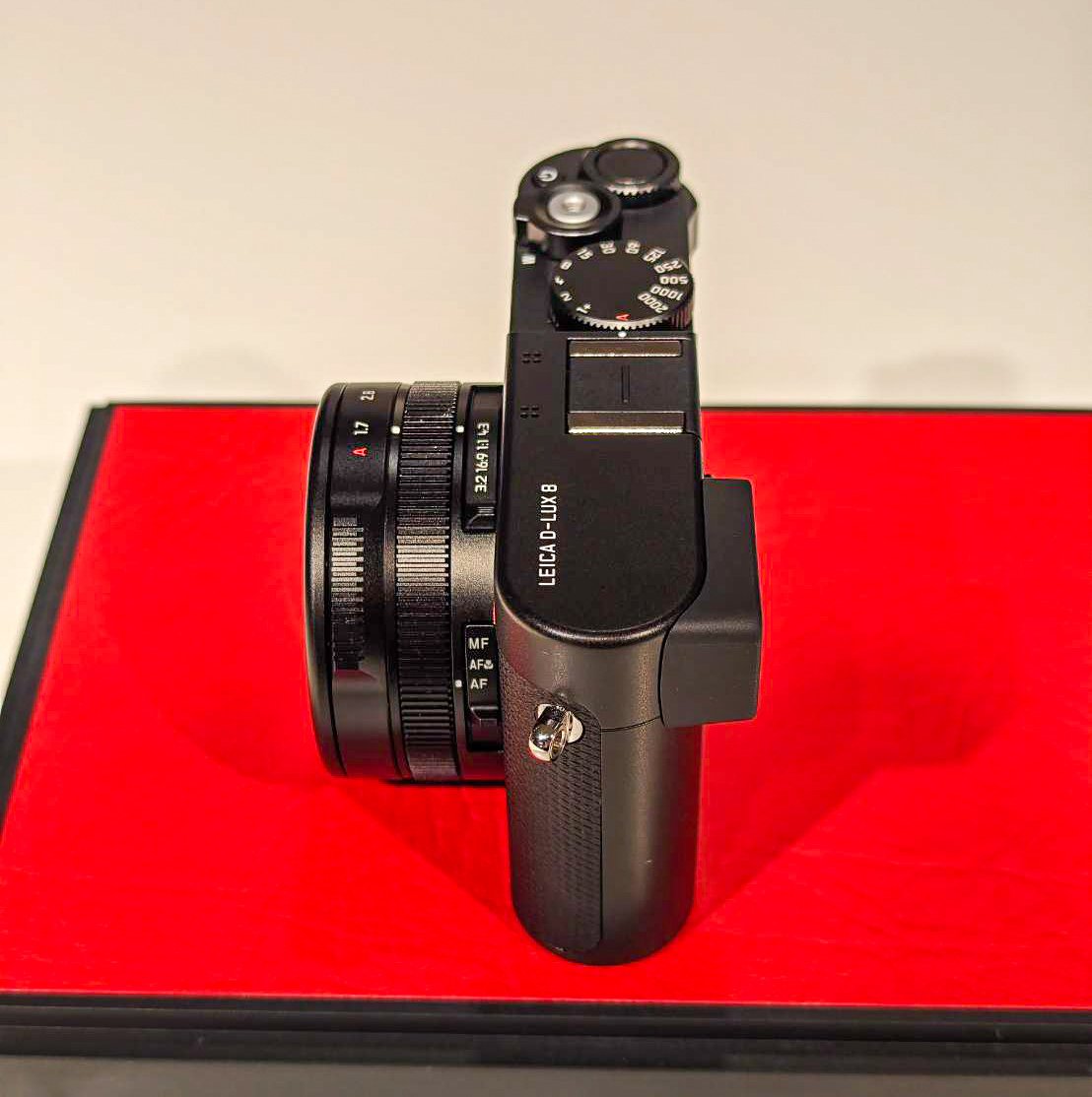ライカD-LUX8」Leica店より発売日（7月20日）の引き渡し連絡あり