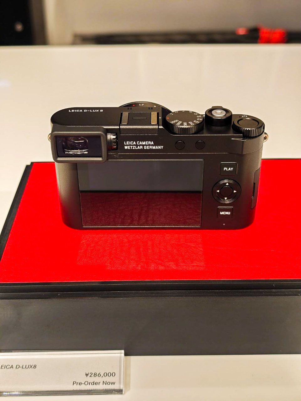 ライカD-LUX8」Leica店より発売日（7月20日）の引き渡し連絡あり