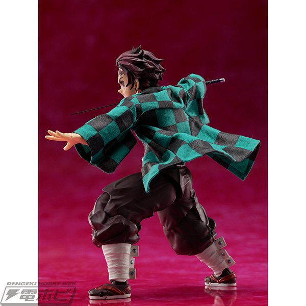 鬼滅の刃』竈門炭治郎、胡蝶しのぶ、宇髄天元、時透無一郎のアクション