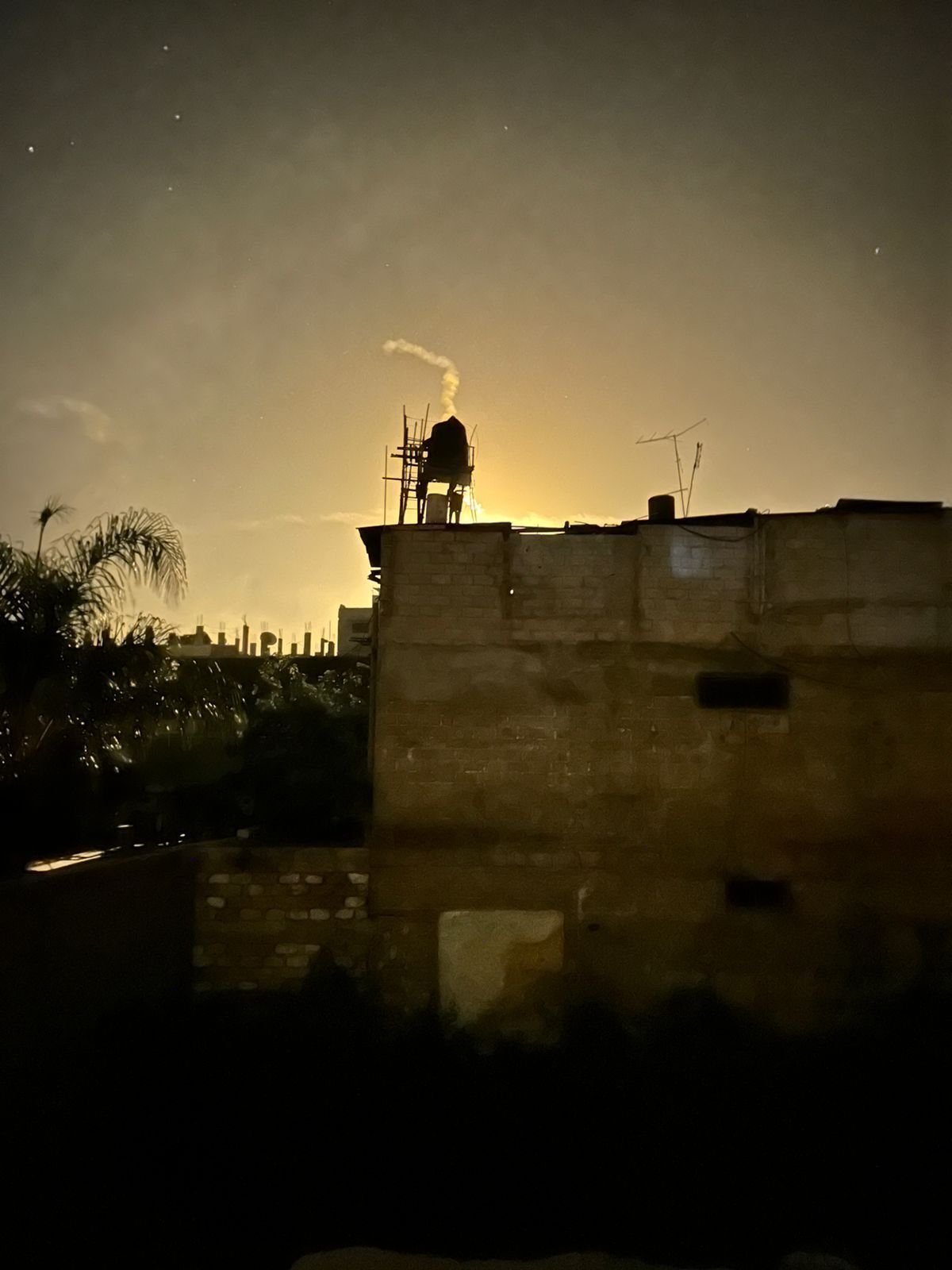 ガザ北部写真はハムザ、サラたちが撮影した空爆とドローン