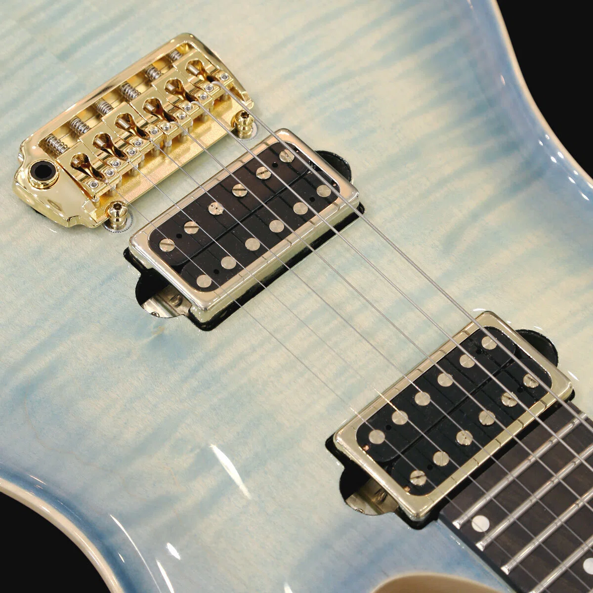Valenti Guitars 7弦エクスプローラー超レアハイエンド ハンドメイドならではの美しさが際立つイタリア発の「Valenti Guitars