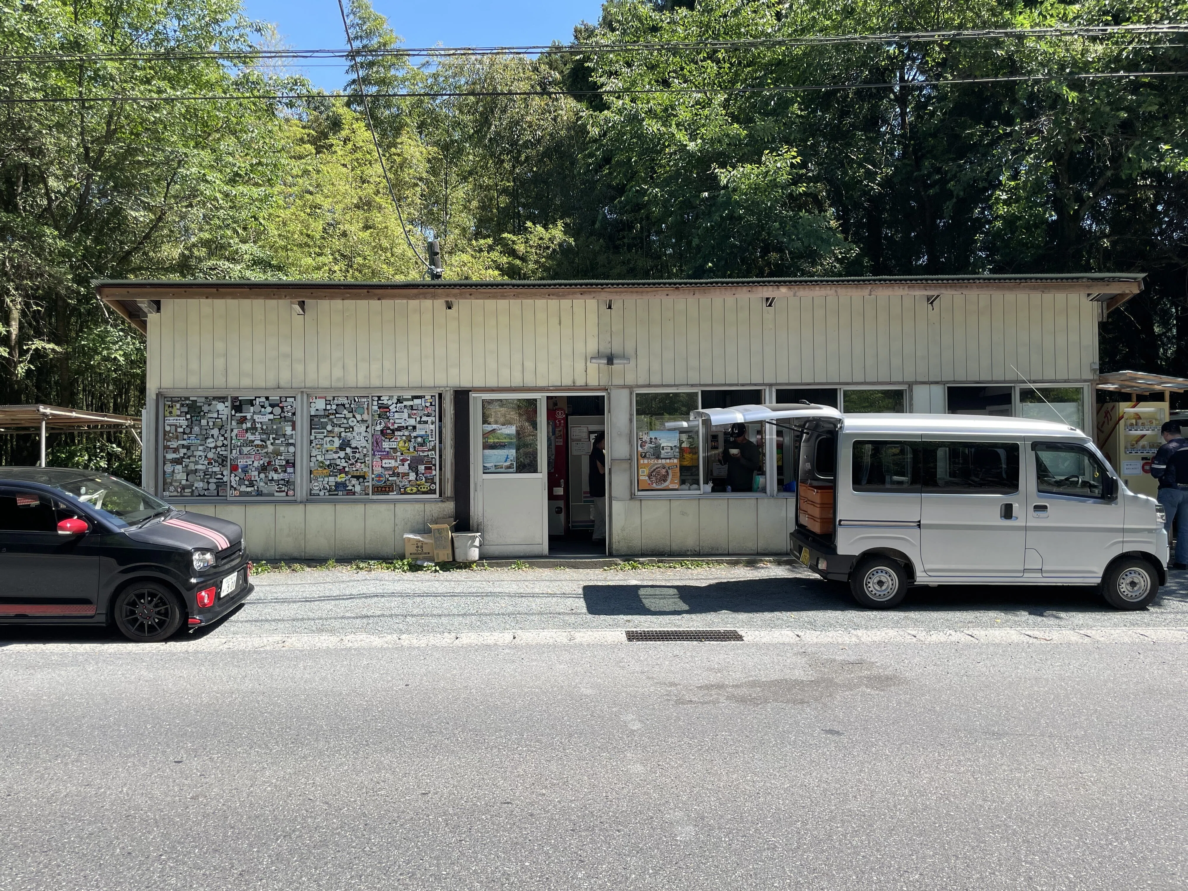 レトロ自販機をめぐる群馬の旅③：たまに大当たり「丸美屋自販機