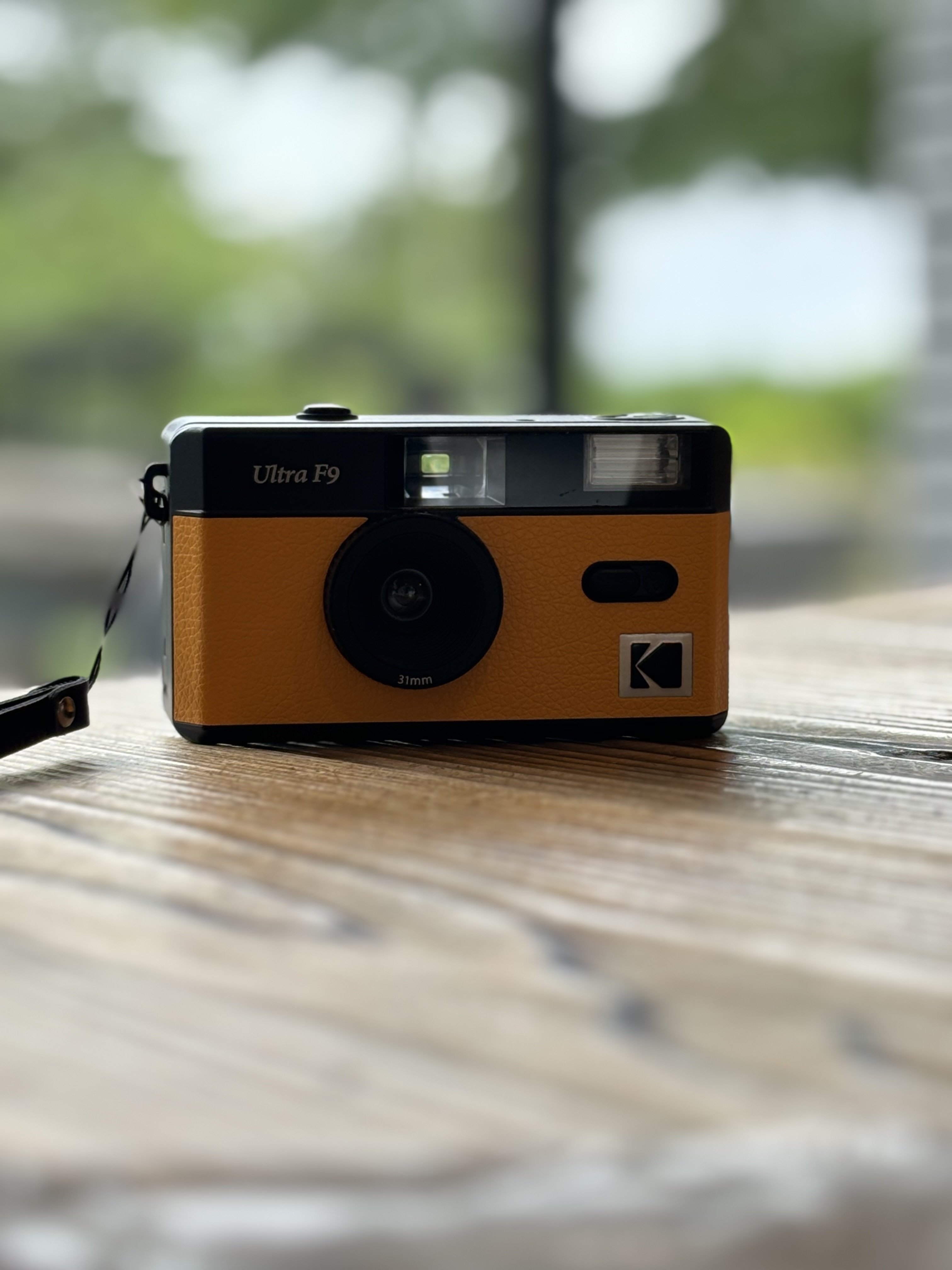 KODAK ULTRA F9 フィルムカメラ KODAK ULTRA F9 フィルムカメラ ホワイト×グリーン | アサヌマ