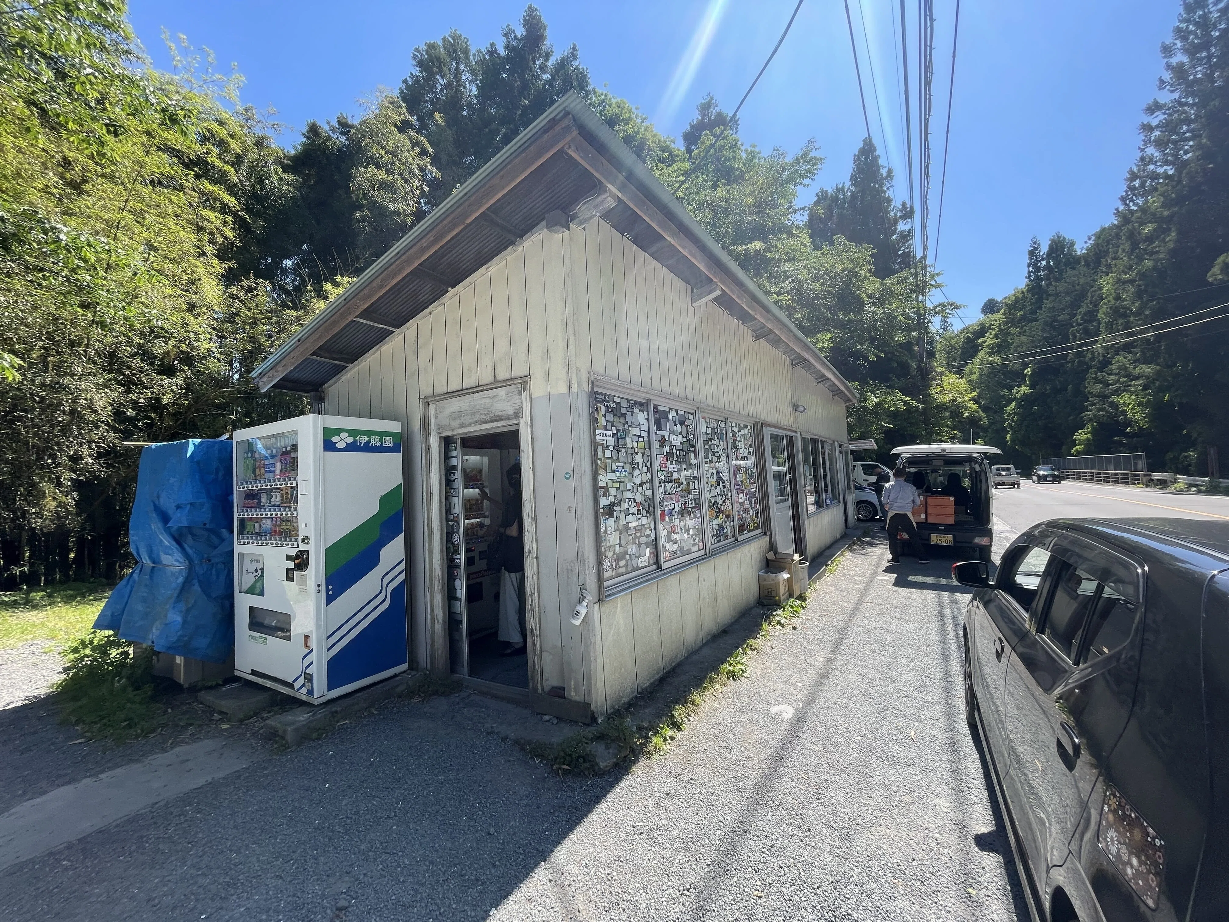 レトロ自販機をめぐる群馬の旅③：たまに大当たり「丸美屋自販機