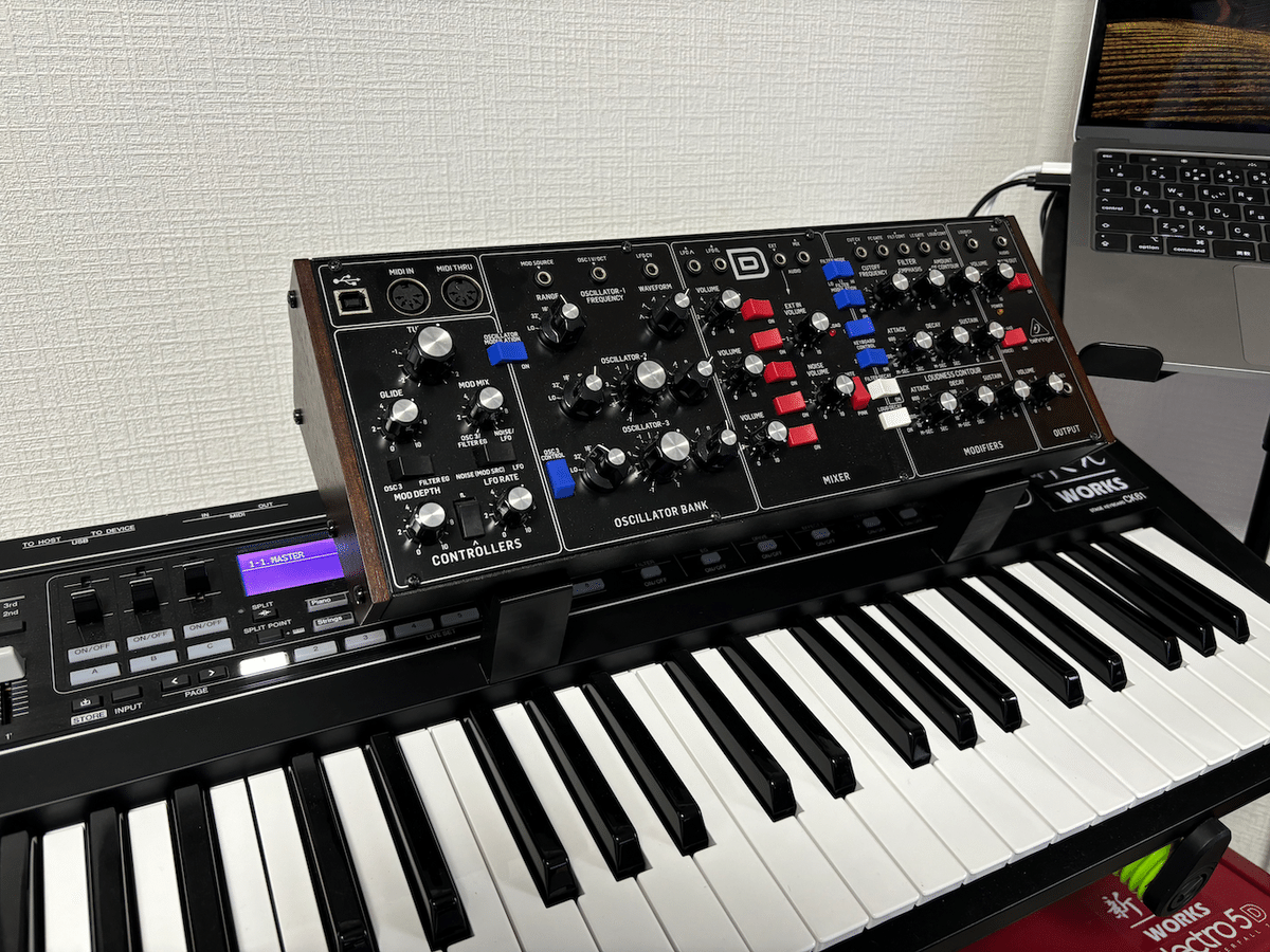 シンセ(キーボード) 2台＋モニタースピーカー＋キーボードスタンド シンセ(キーボード) 2台＋モニタースピーカー＋キーボードスタンド