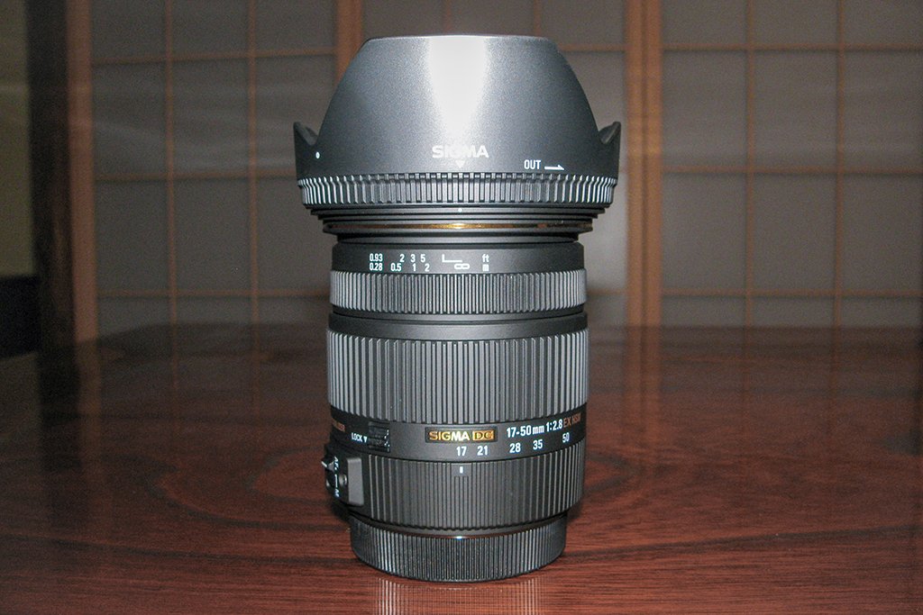 シグマのAPS-C用F2.8通しレンズ|七語零黎の「青・空・虹」 シグマのAPS-C用F2.8通しレンズ|七語零黎の「青・空・虹」