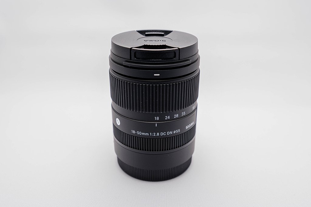 シグマのAPS-C用F2.8通しレンズ|七語零黎の「青・空・虹」 シグマのAPS-C用F2.8通しレンズ|七語零黎の「青・空・虹」