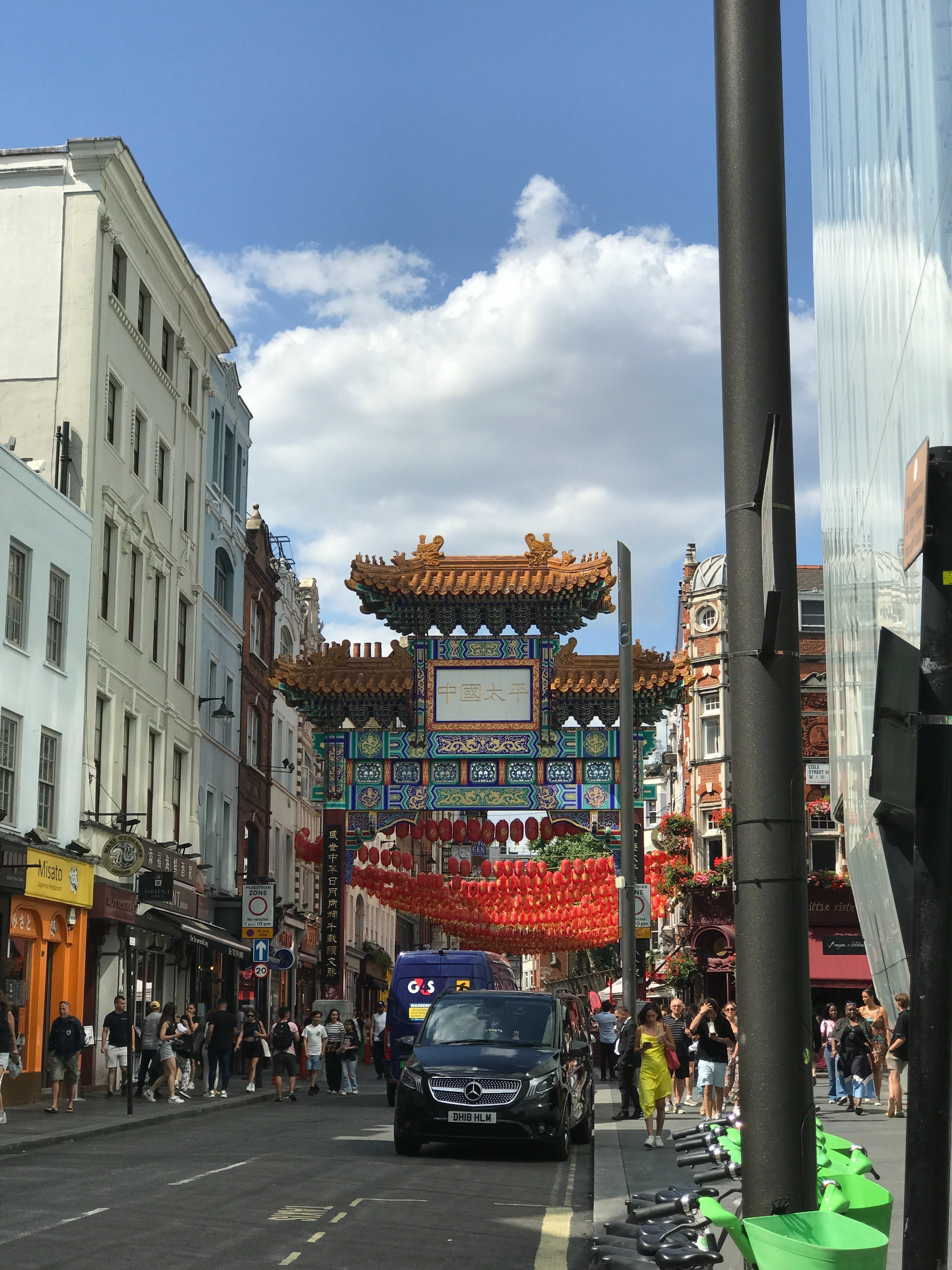 イギリス】ロンドン観光しよう！ピカデリー・サーカス付近を歩く。紅茶