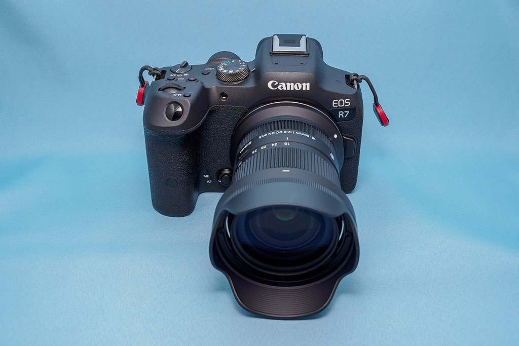 【美品】Canon EOS R10＋シグマ18-50mmF2.8DCDNセット Canon EOS R10 & Sigma 18-50mm F2.8 DC DN | C Lens Kit