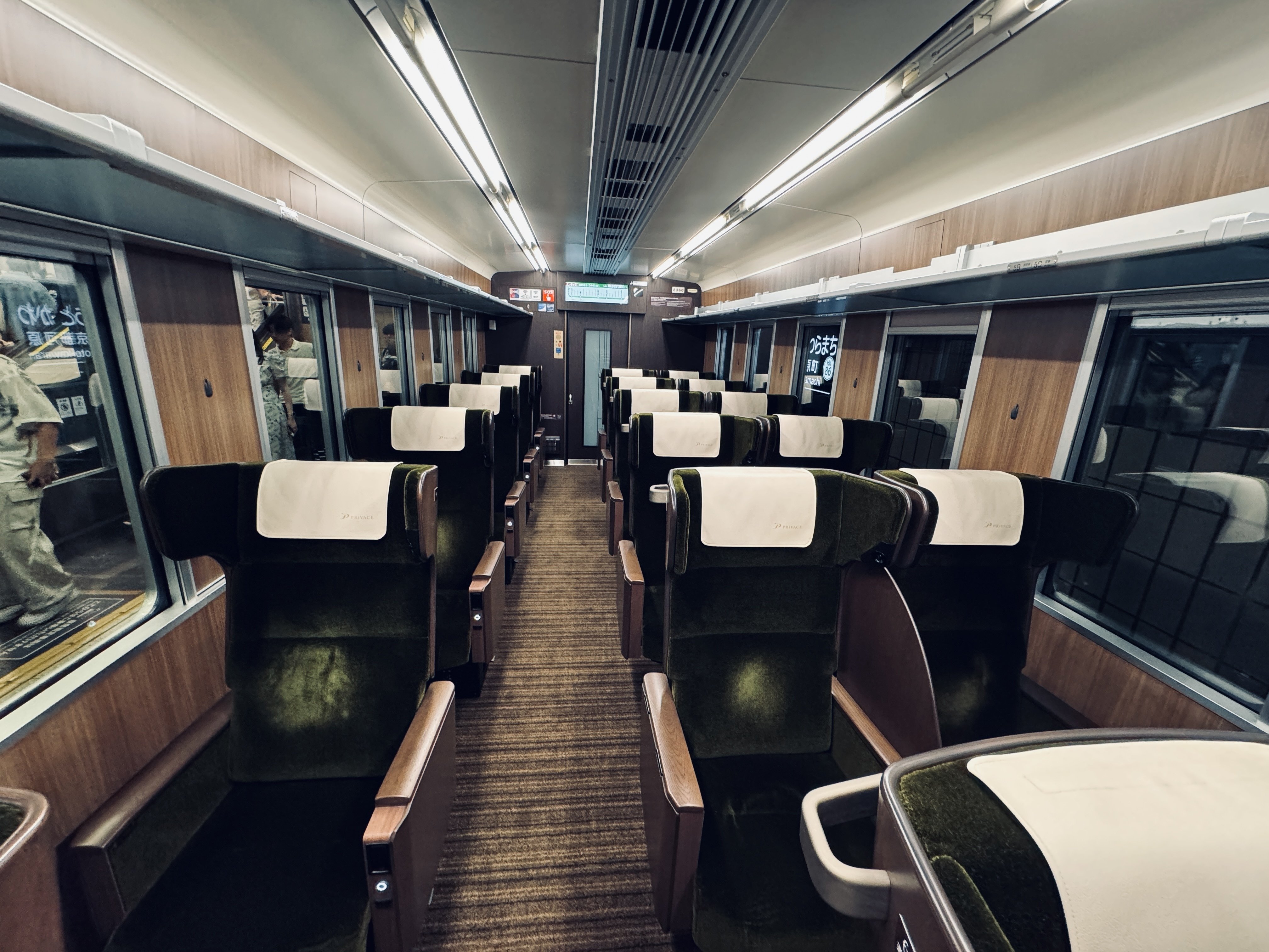 のんびり鉄道#06｜阪急特急PRIVACEでのんびり京都へ行きましょう！｜駄以介