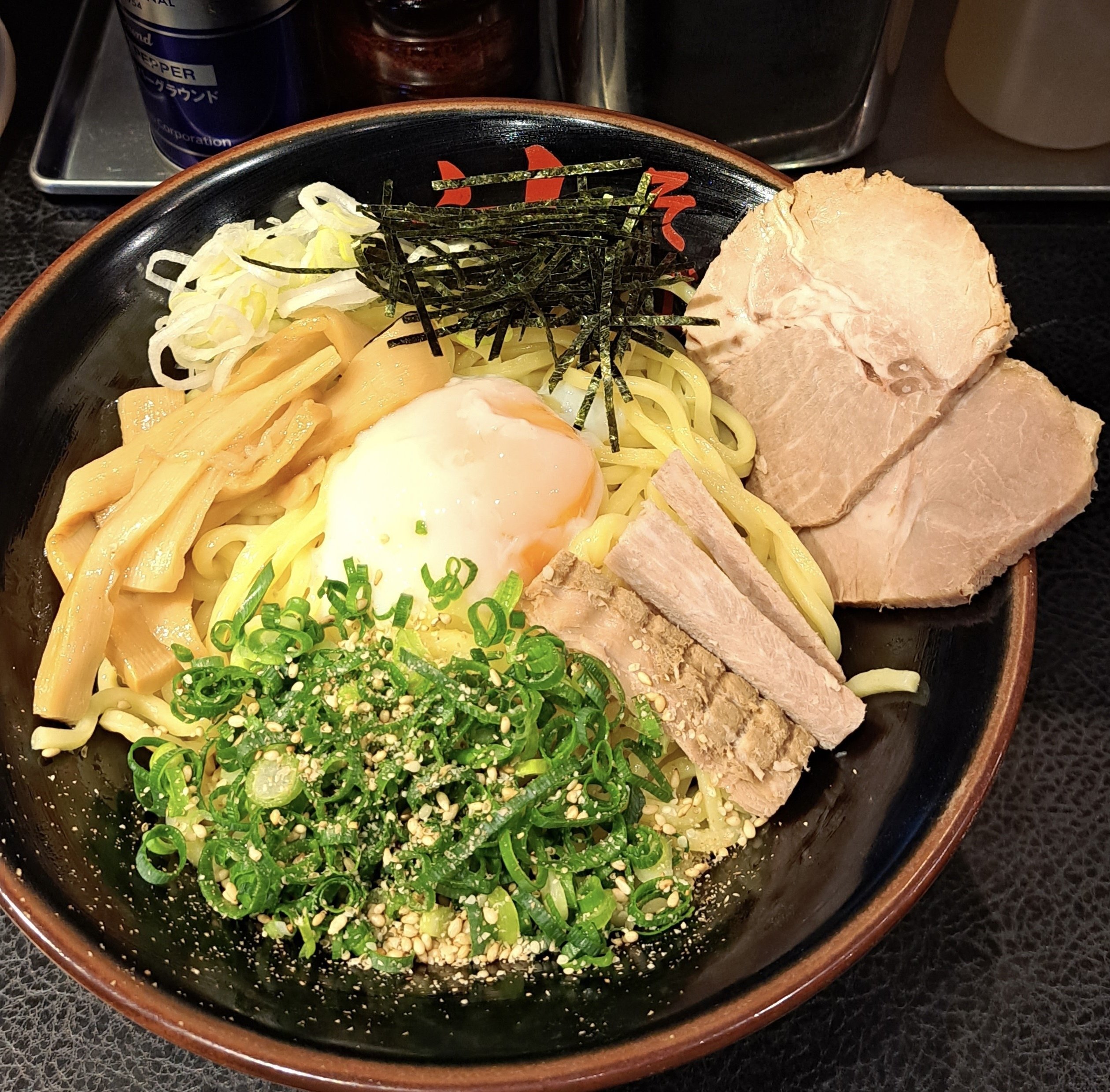 廣州窯×BTS 紅梅シリーズ 1人麺鉢セット ユンギ ホソク テヒョン 廣州窯×BTS 紅梅シリーズ 1人麺鉢セット ユンギ ホソク テヒョン