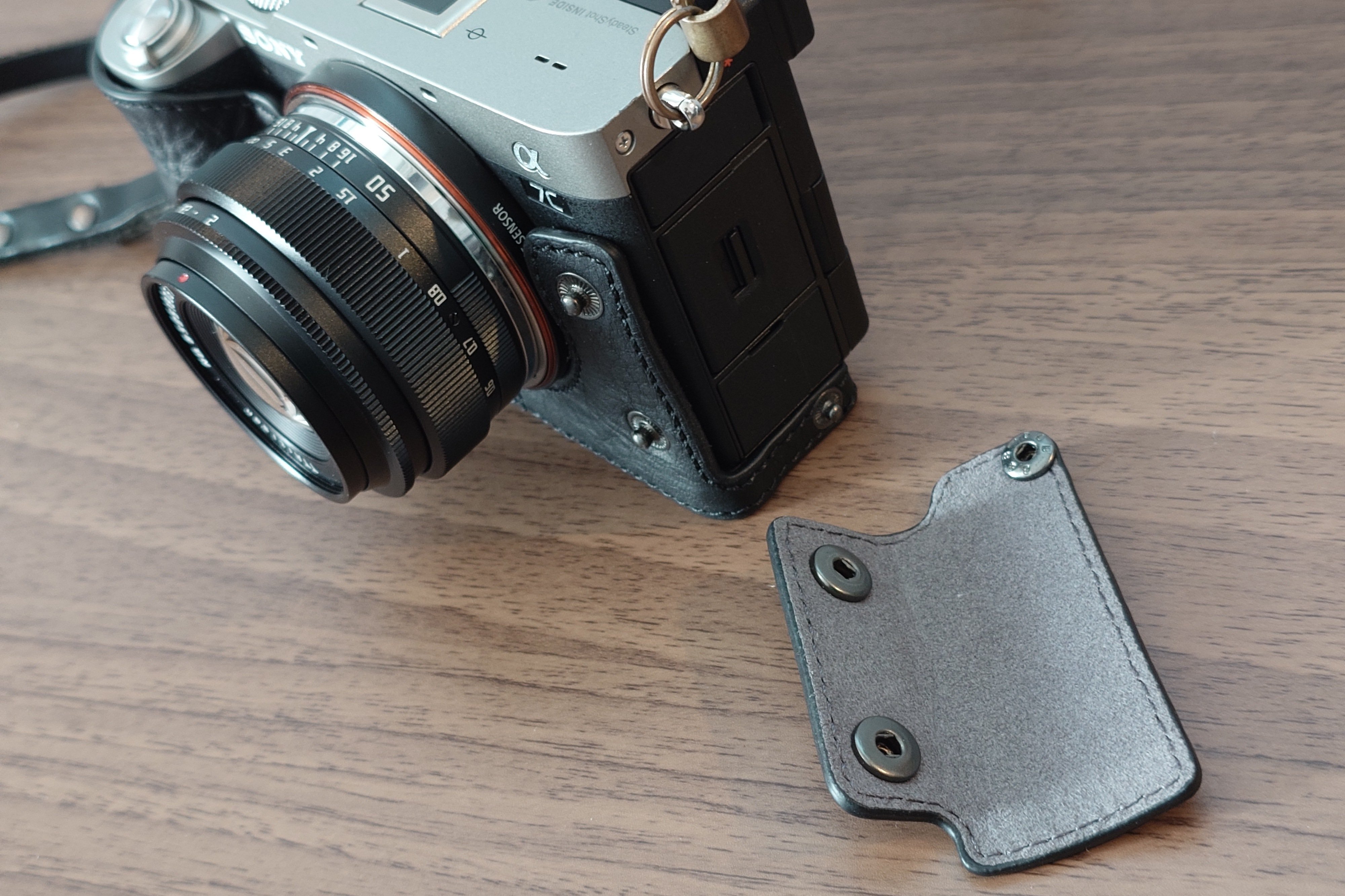 レザーケース付き】FUJIFILM X100F ミラーレス一眼【音出ません