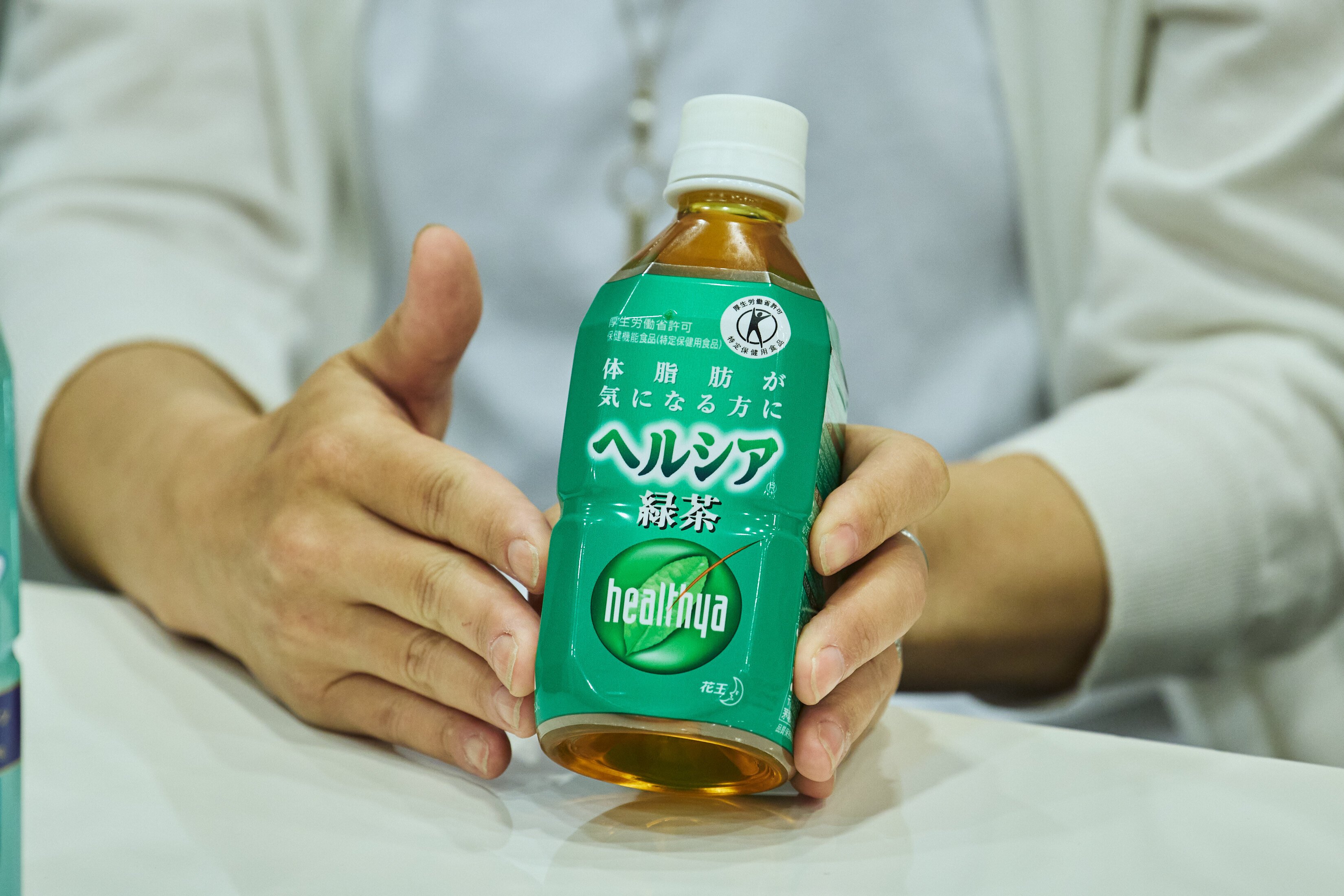 キリン ヘルシア緑茶 350ml 24本入り✖️ 3ケースG０８ 楽天市場】キリン ヘルシア緑茶 350ml ペットボトル スリム