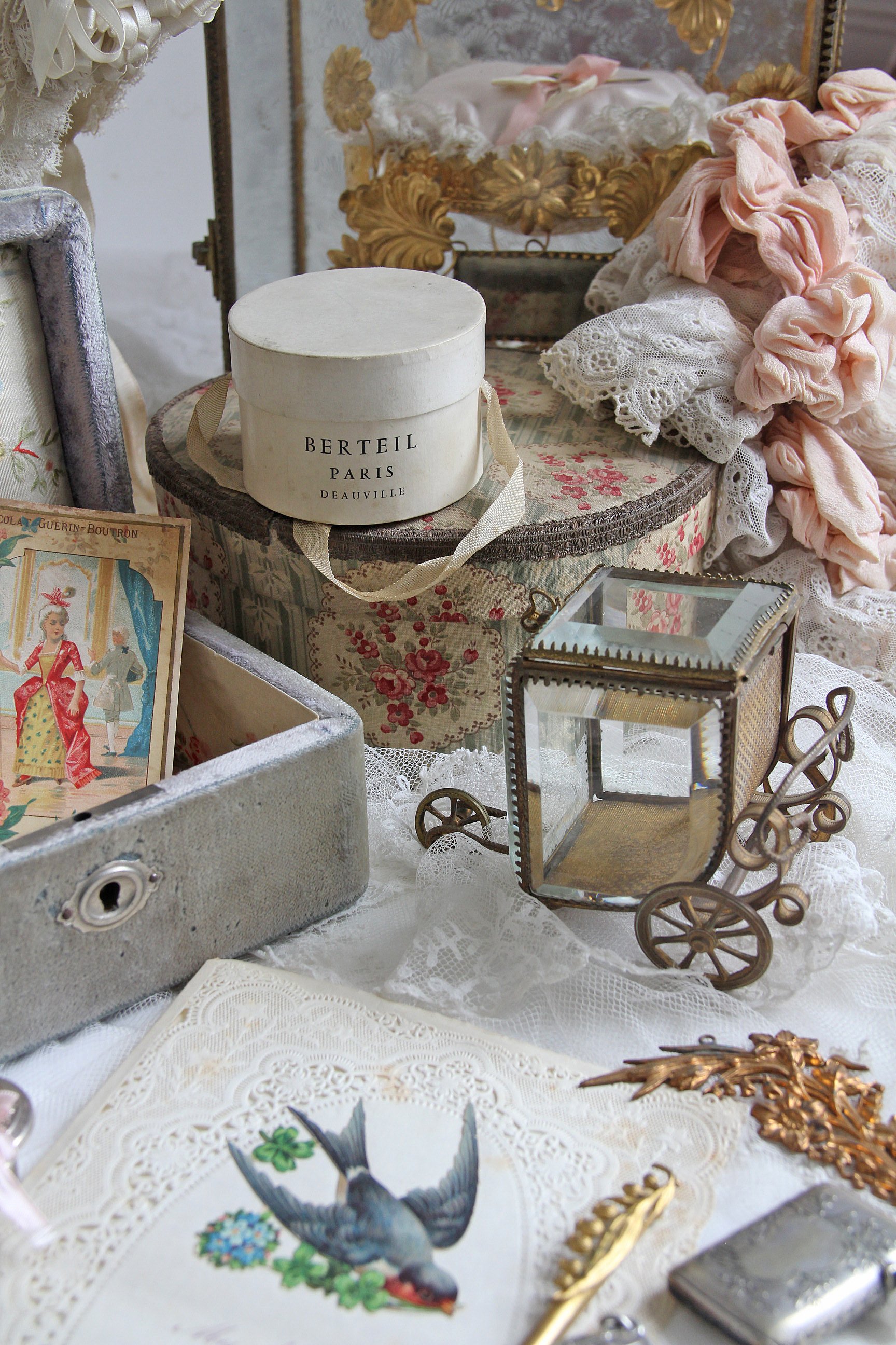 フランス アンティーク BERTEIL ハットボックス ミニサイズ ノベルティ