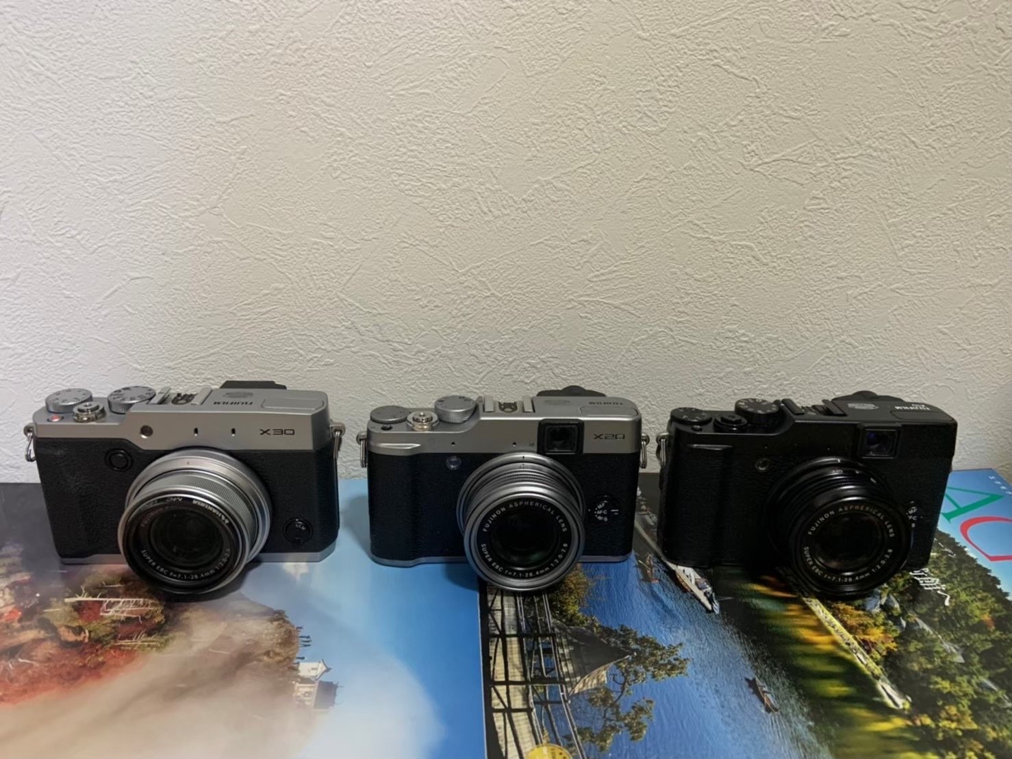 富士フイルム - FUJIFILM X30  と　LHF-X20セット FUJIFILM X30 と LHF-X20セット