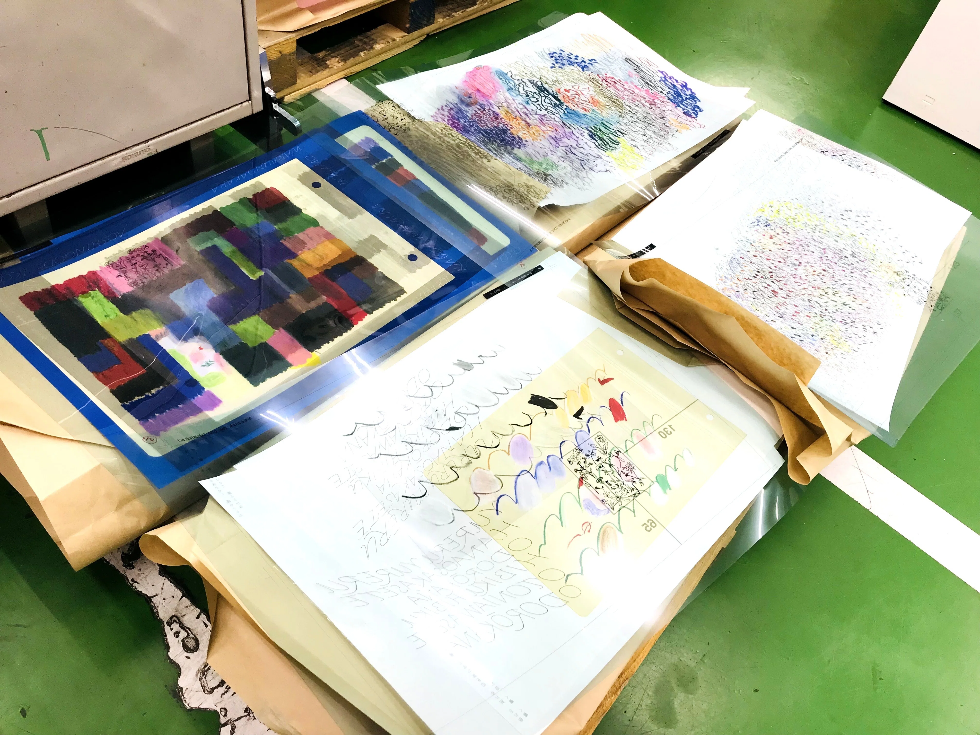 渡邉良重さま と 羊毛とおはな のコラボレーション作品集 箔押し加工