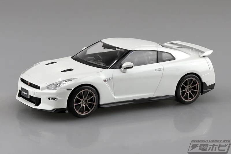 R35型「NISSAN GT-R」2024年モデルが、青島文化教材社のプラモデル「楽