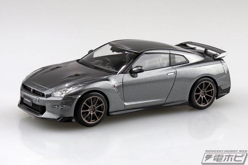 R35型「NISSAN GT-R」2024年モデルが、青島文化教材社のプラモデル「楽