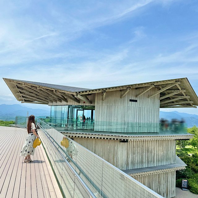 日本現代建築の展望 明治百年記念展望塔。 明治維新から百年を記念して1971年に建て